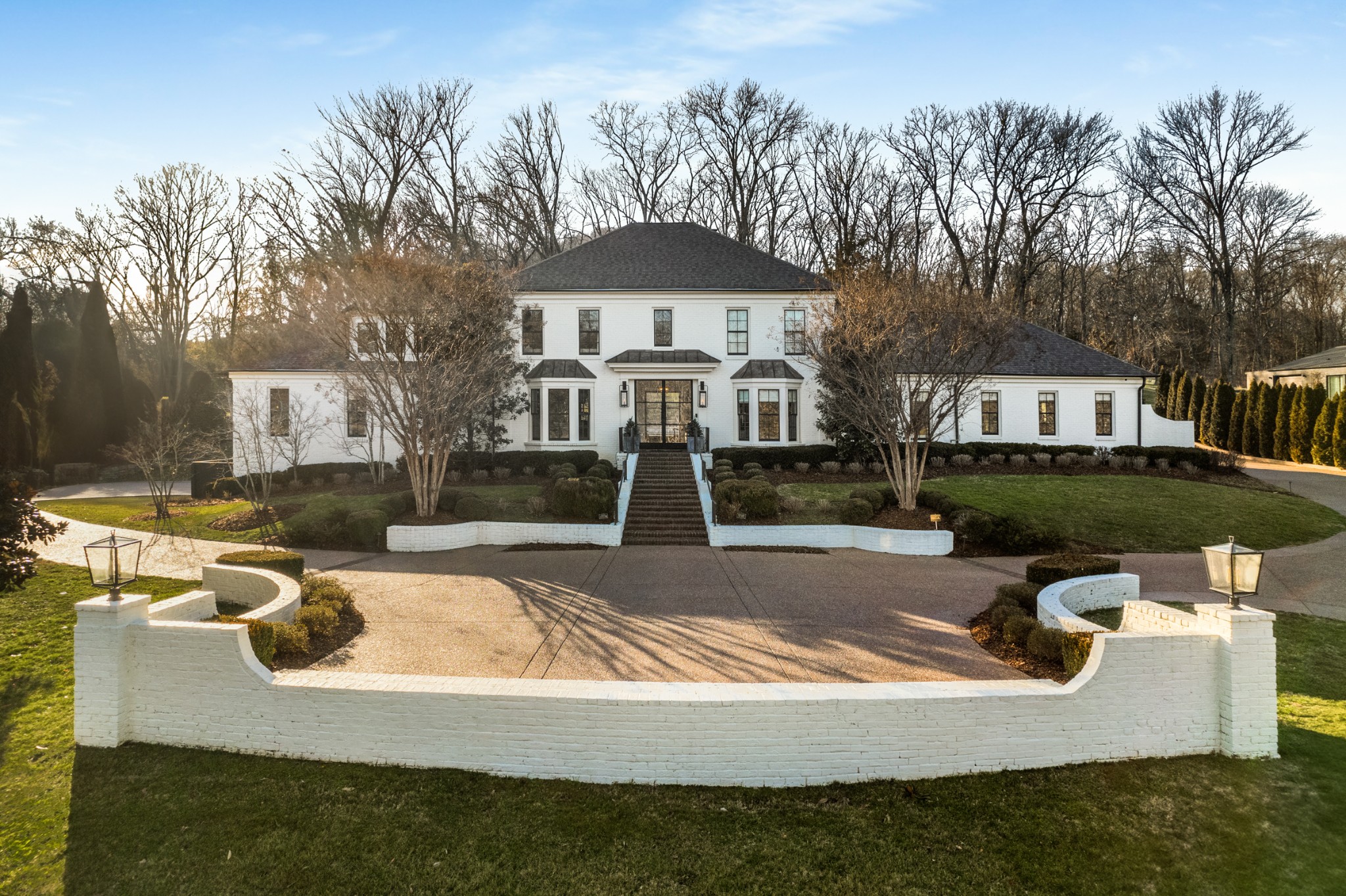 313 Deerwood Ln