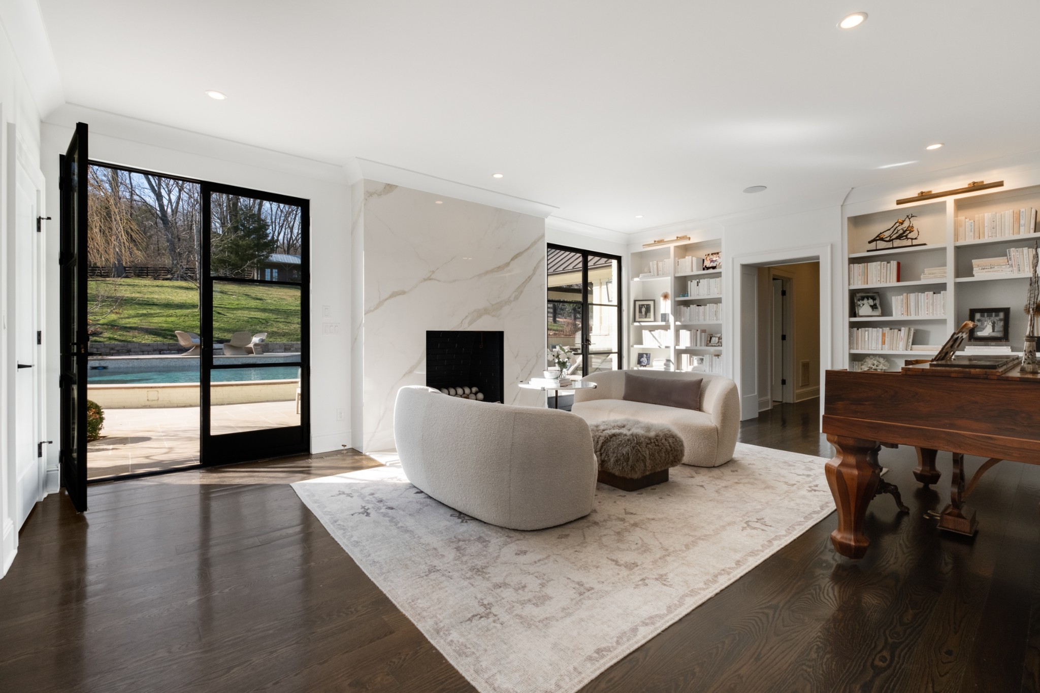 313 Deerwood Ln