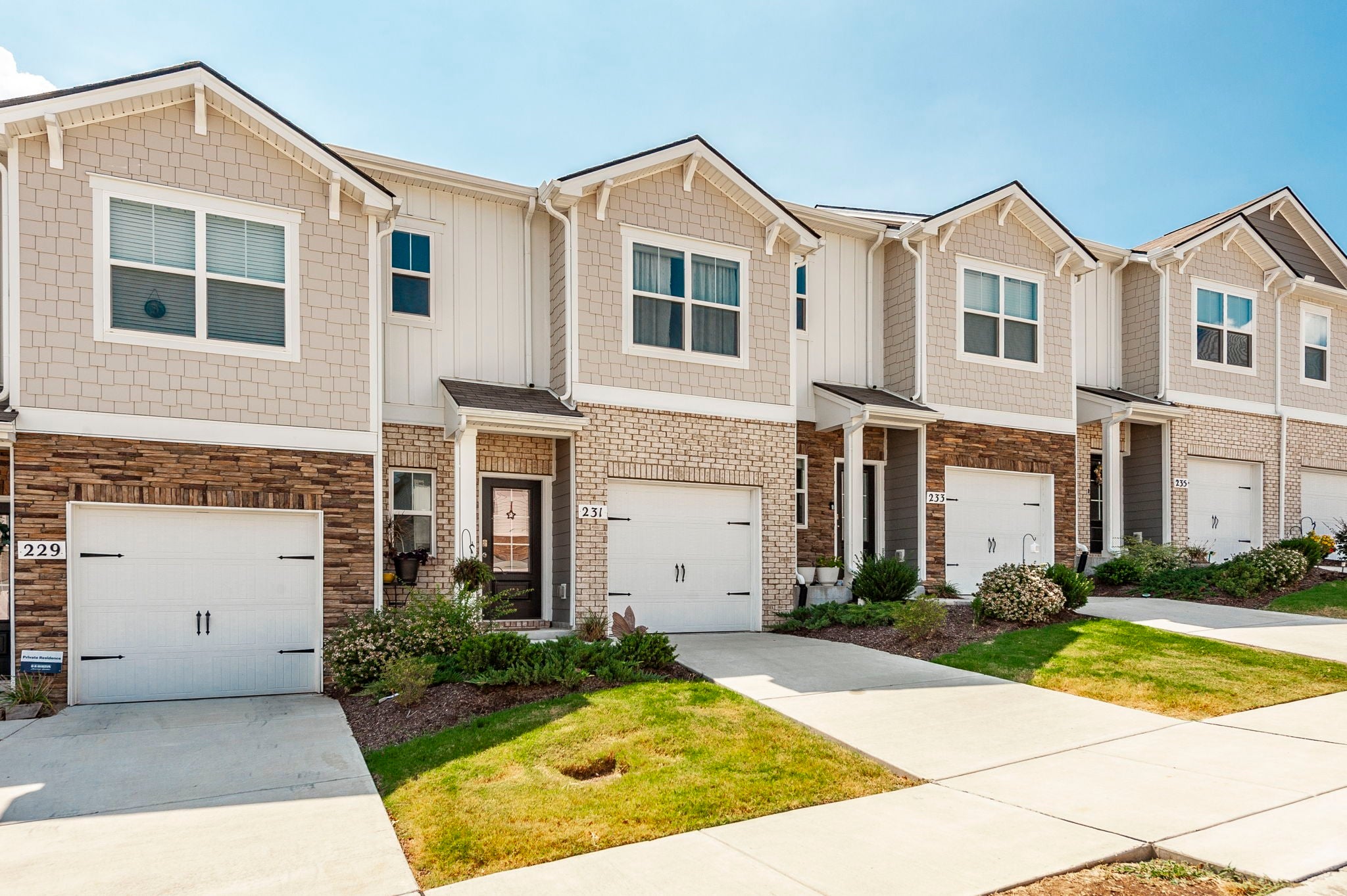 231 Redhead Ln