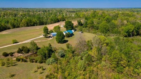 881 Coaling Rd Charlotte TN 37036
