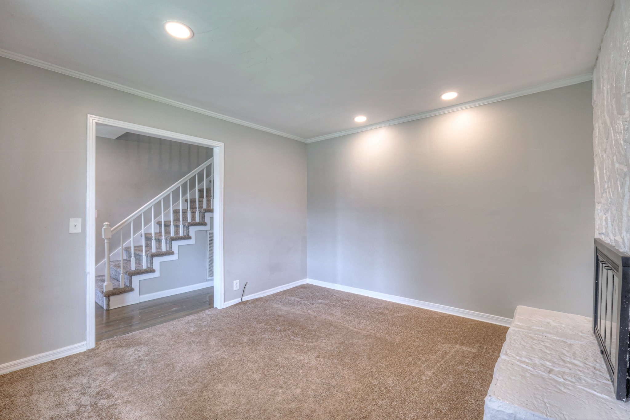 1213 N Graycroft Ave