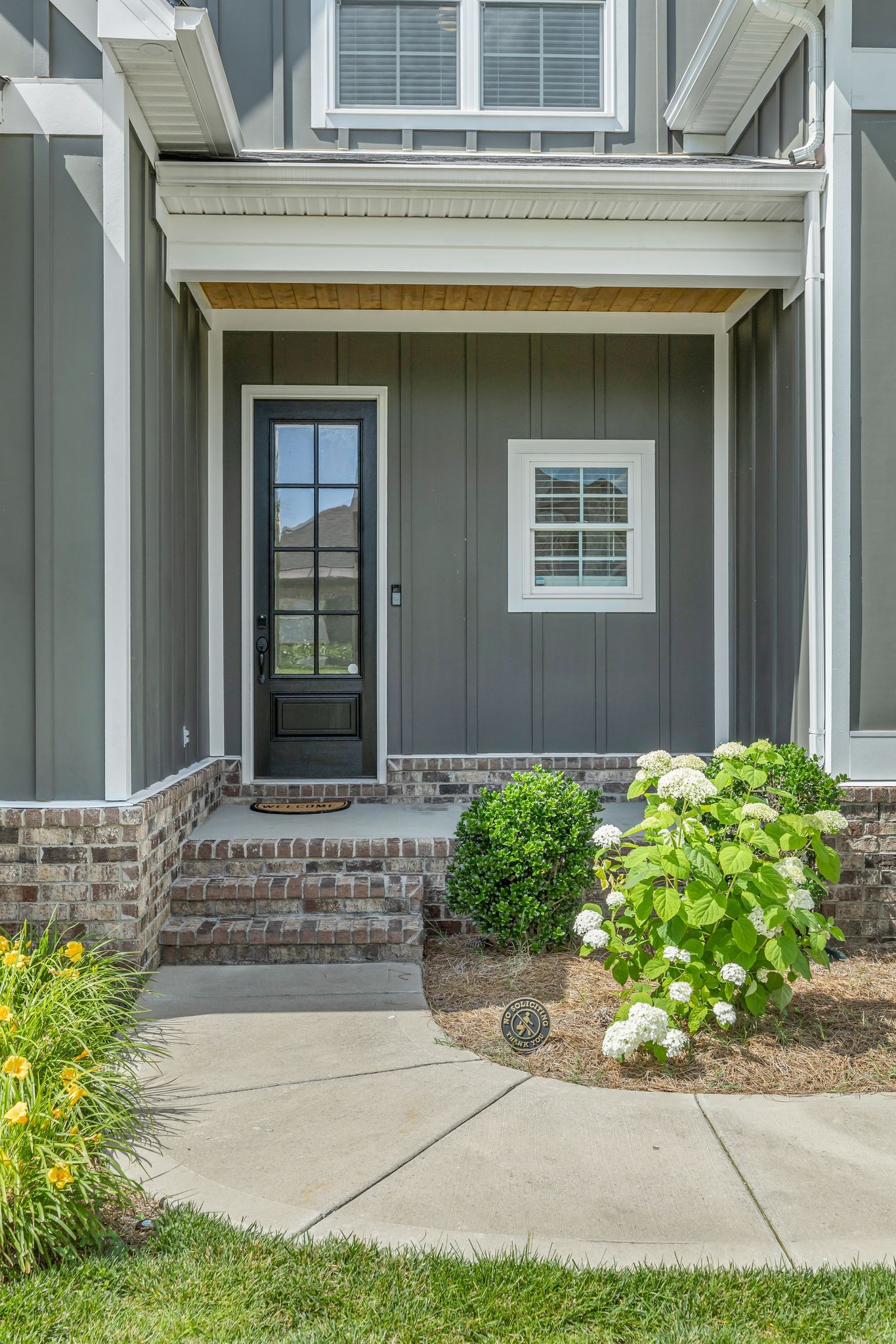 609 Dallas Ct