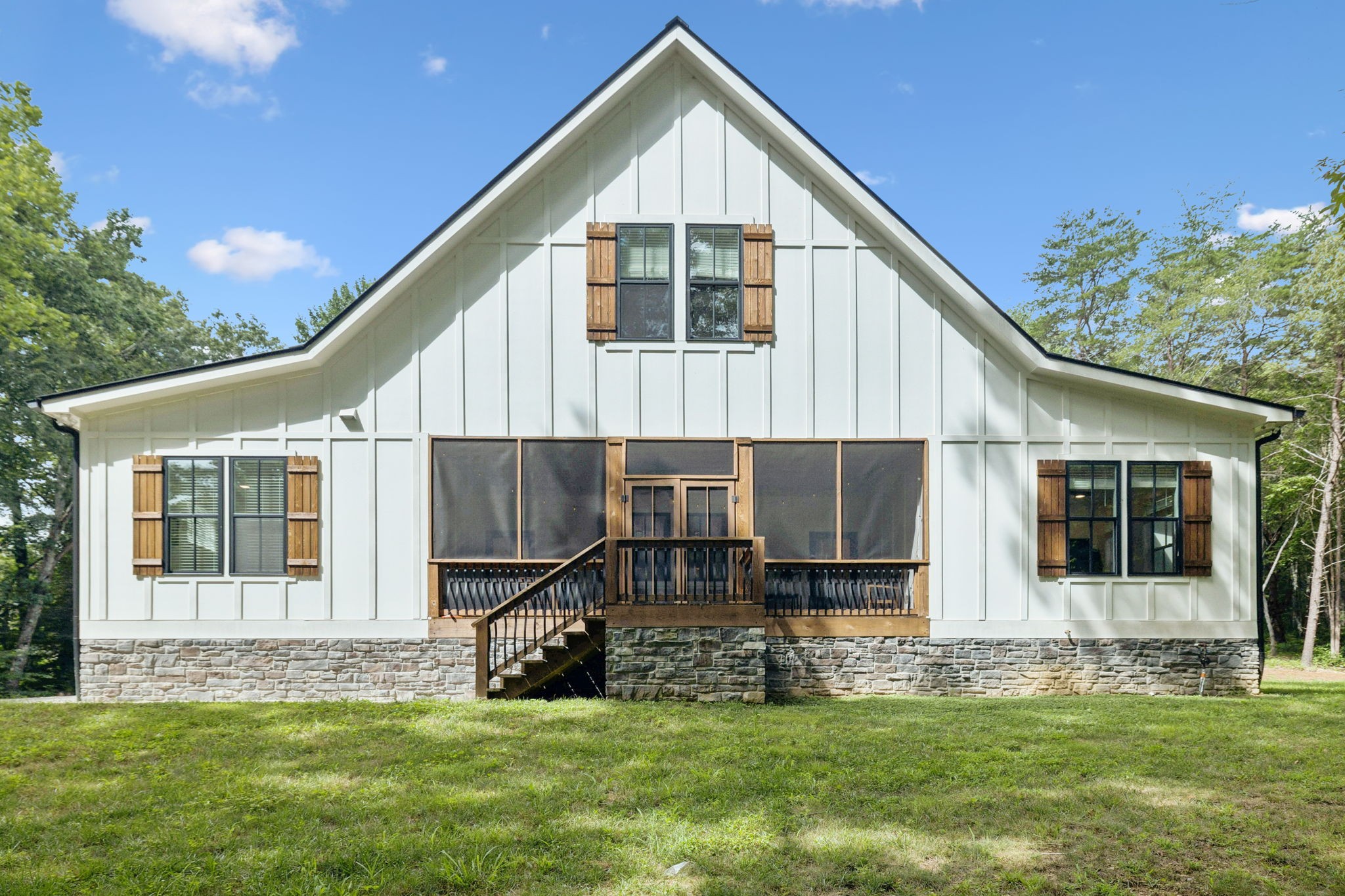 7469 Sleepy Hollow Rd