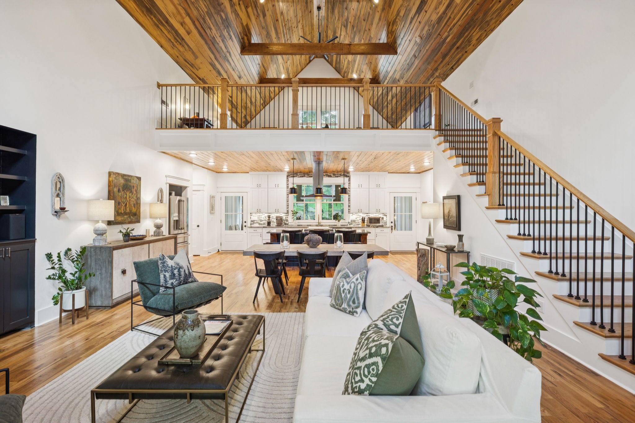 7469 Sleepy Hollow Rd