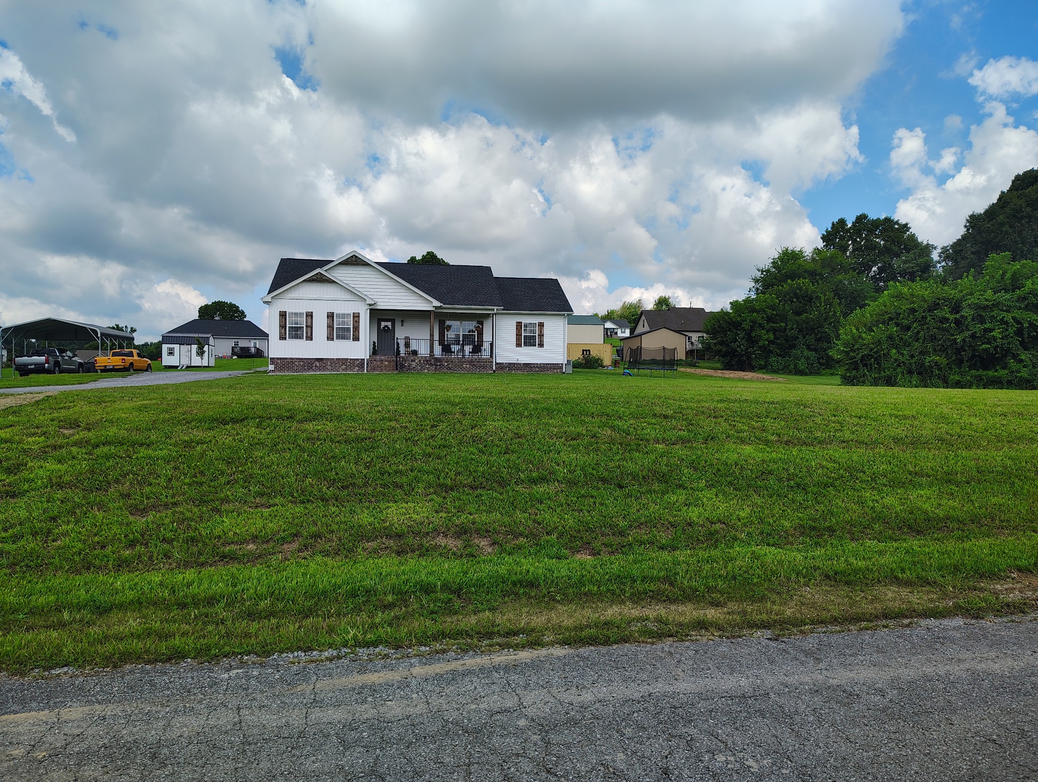 177 Lauren Ln