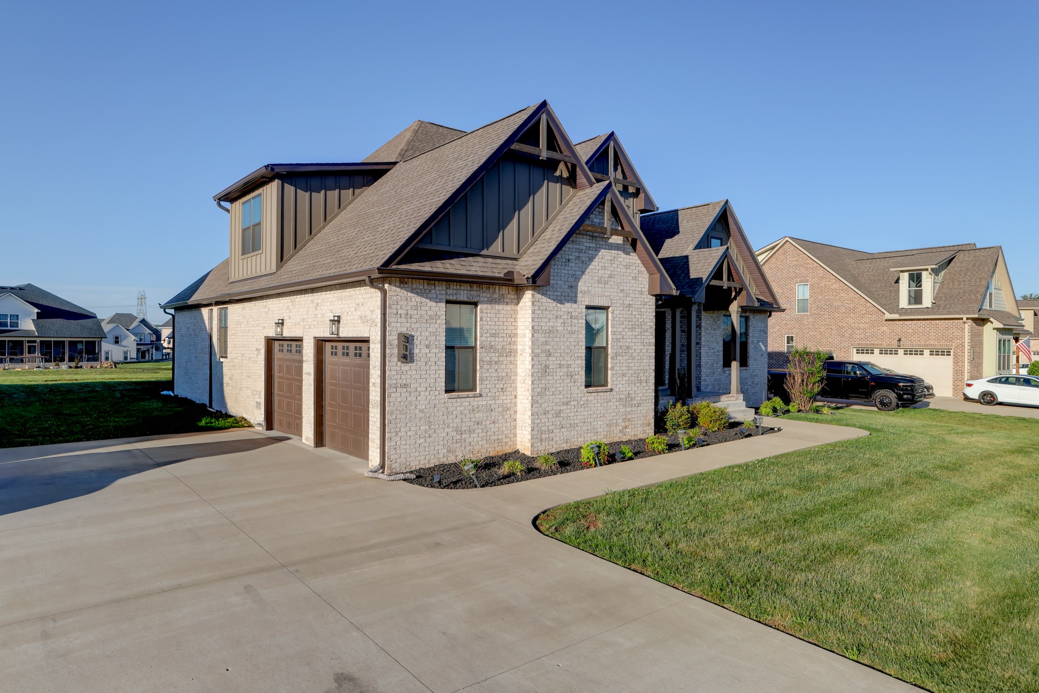 314 Clarabelle Ln