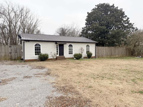 4698 Mandy Ln Murfreesboro TN 37129