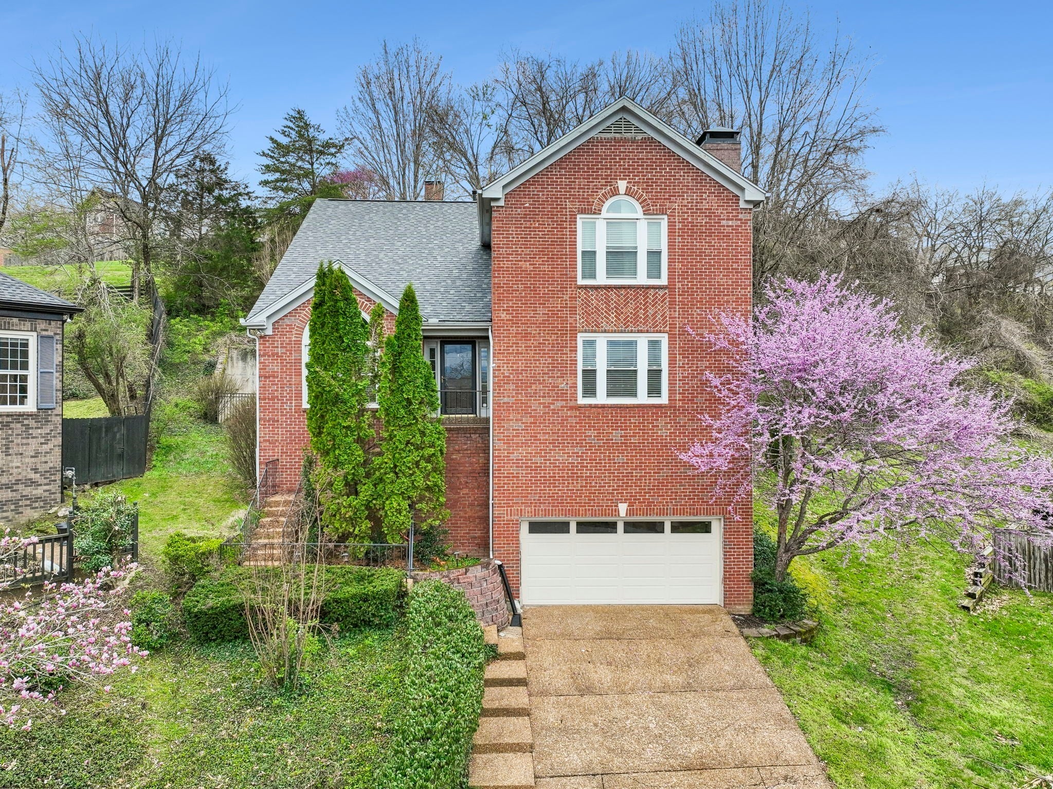 7313 S Colony Ct, Nashville TN 37221 3-bed home, photo 2 of 50
