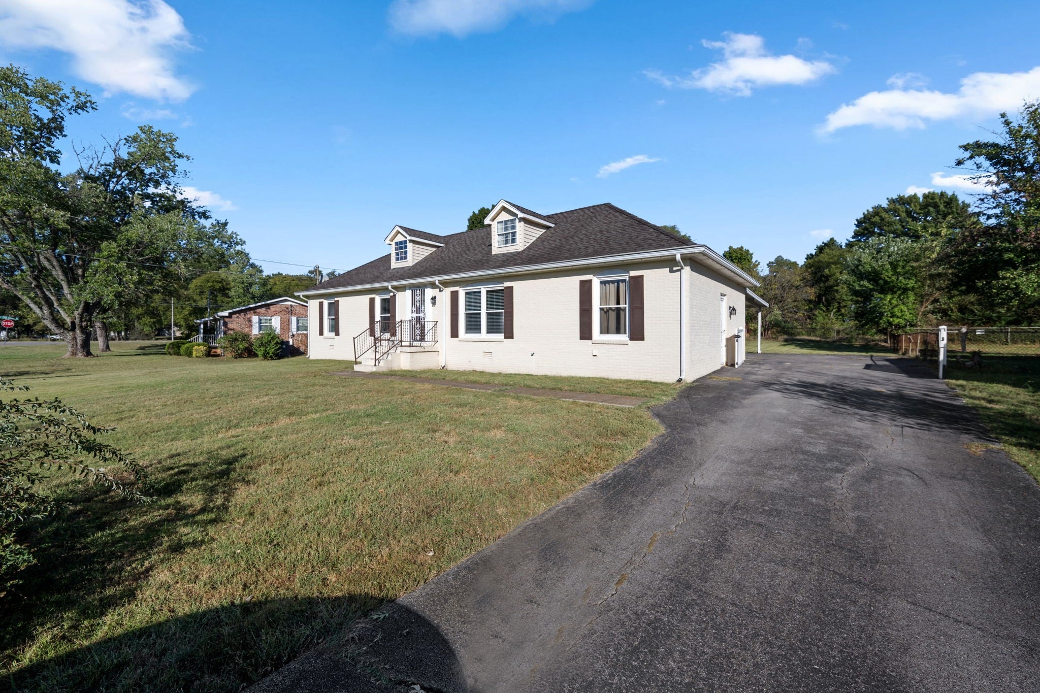 420 Ross Dr