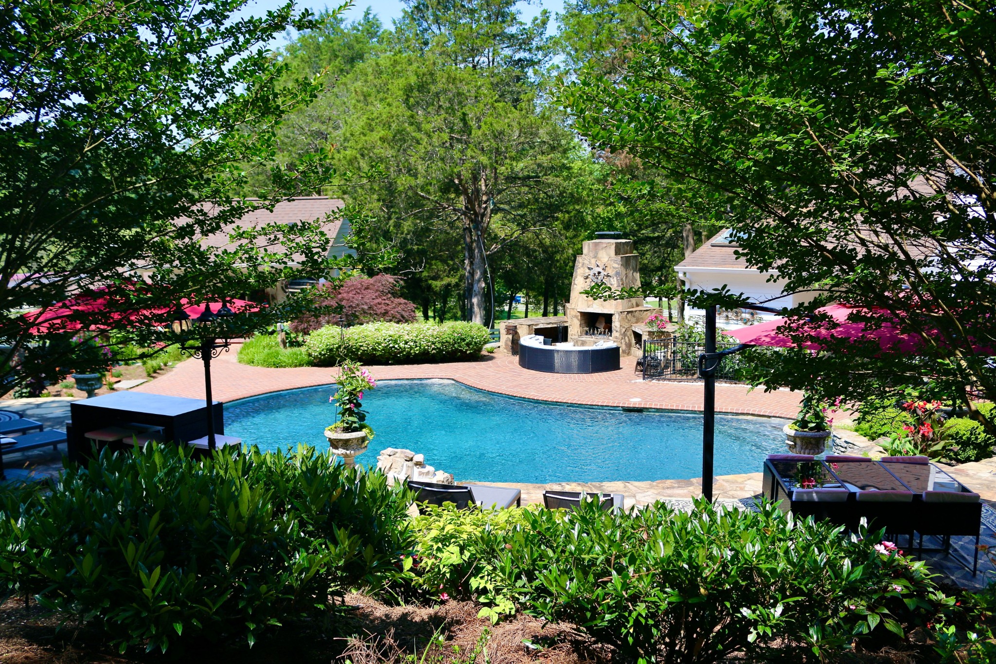 2455 Long Hollow Pike