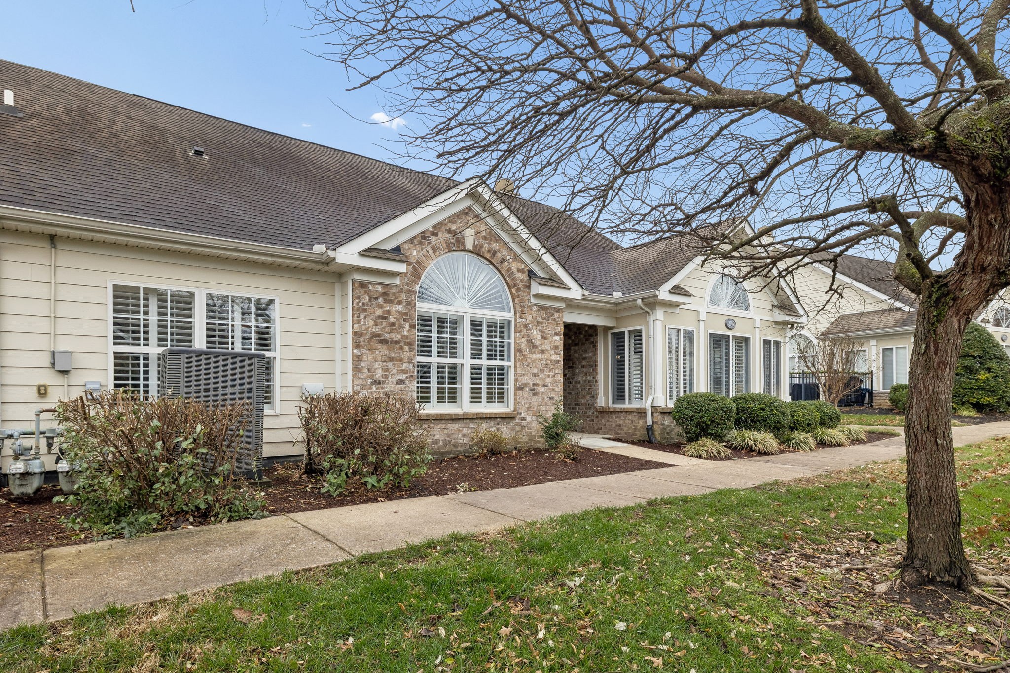 825 S Browns Ln 2102