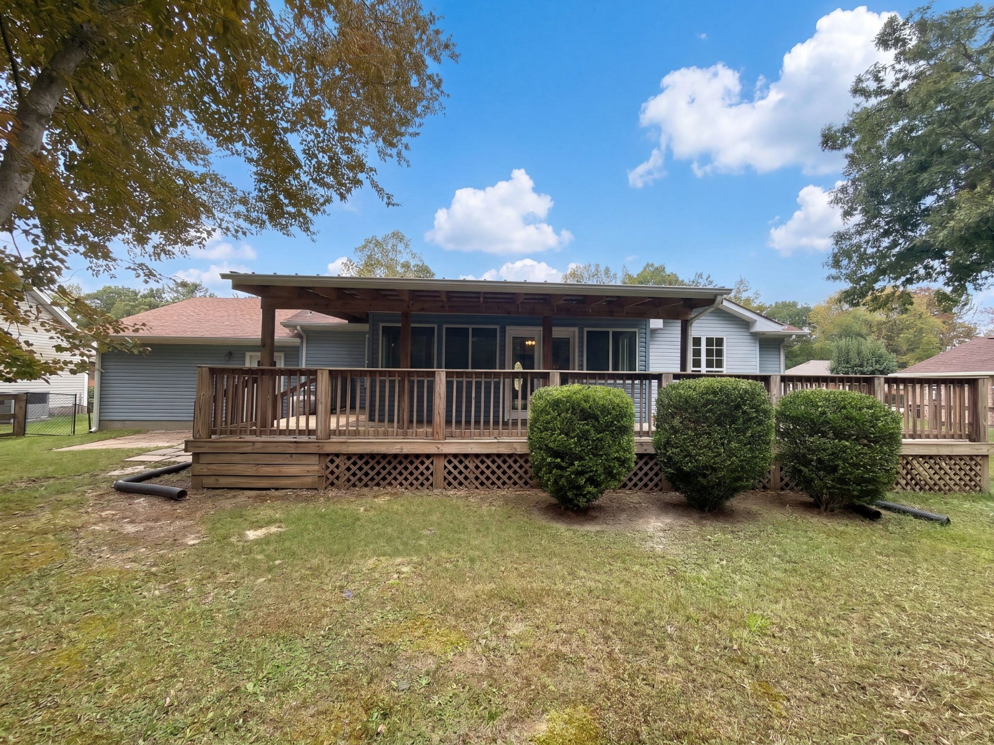1035 Sassafras Ln