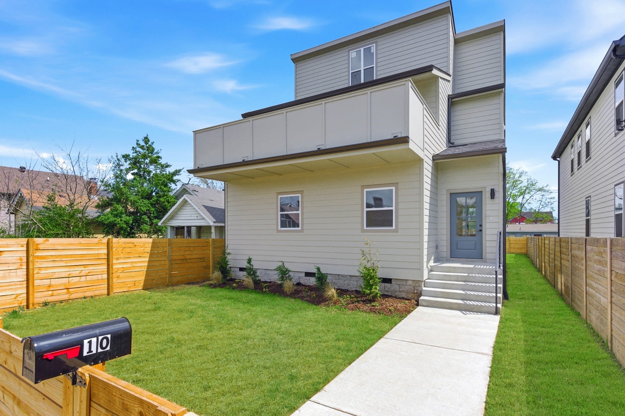107 Lewis St