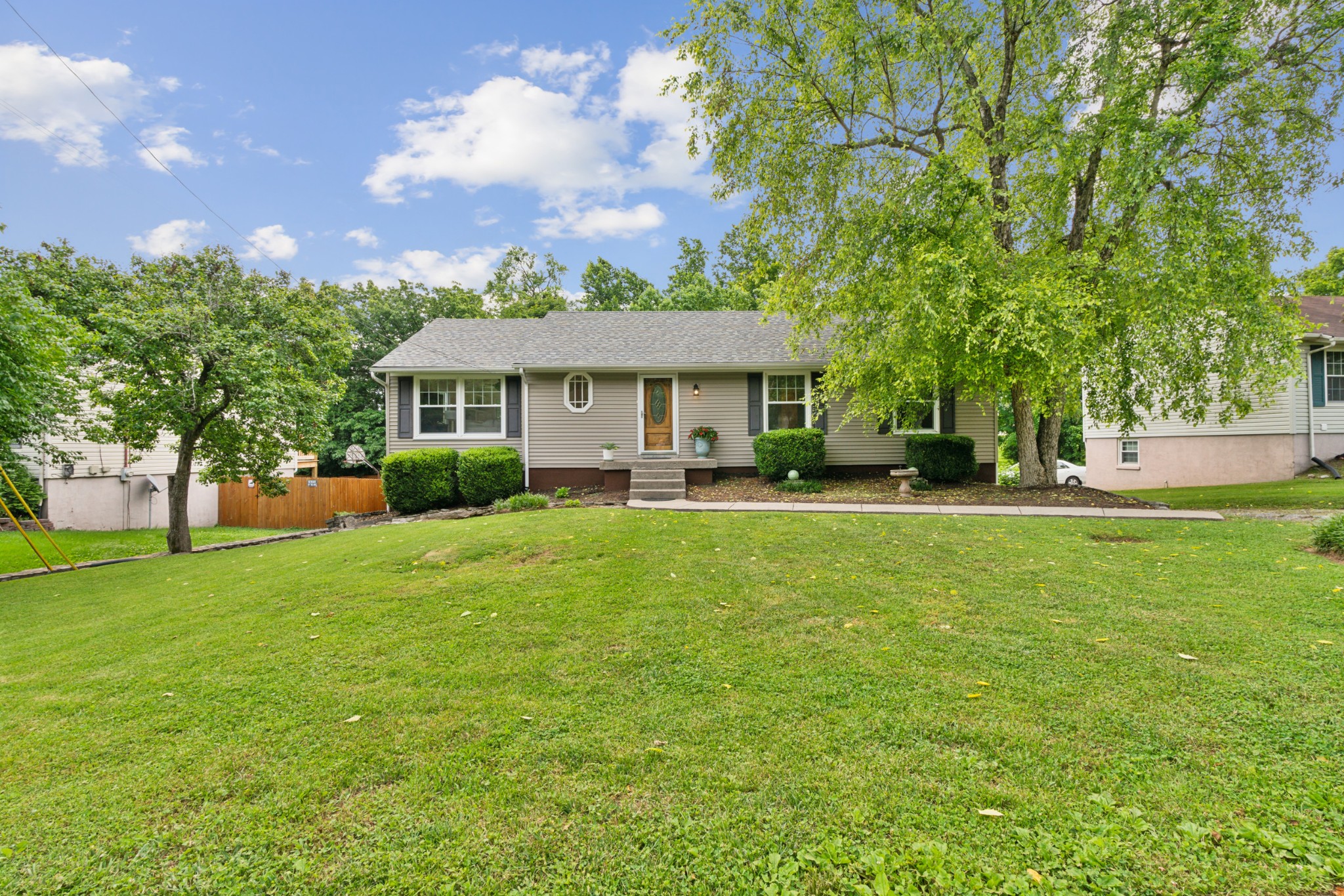 View Hendersonville, TN 37075 house