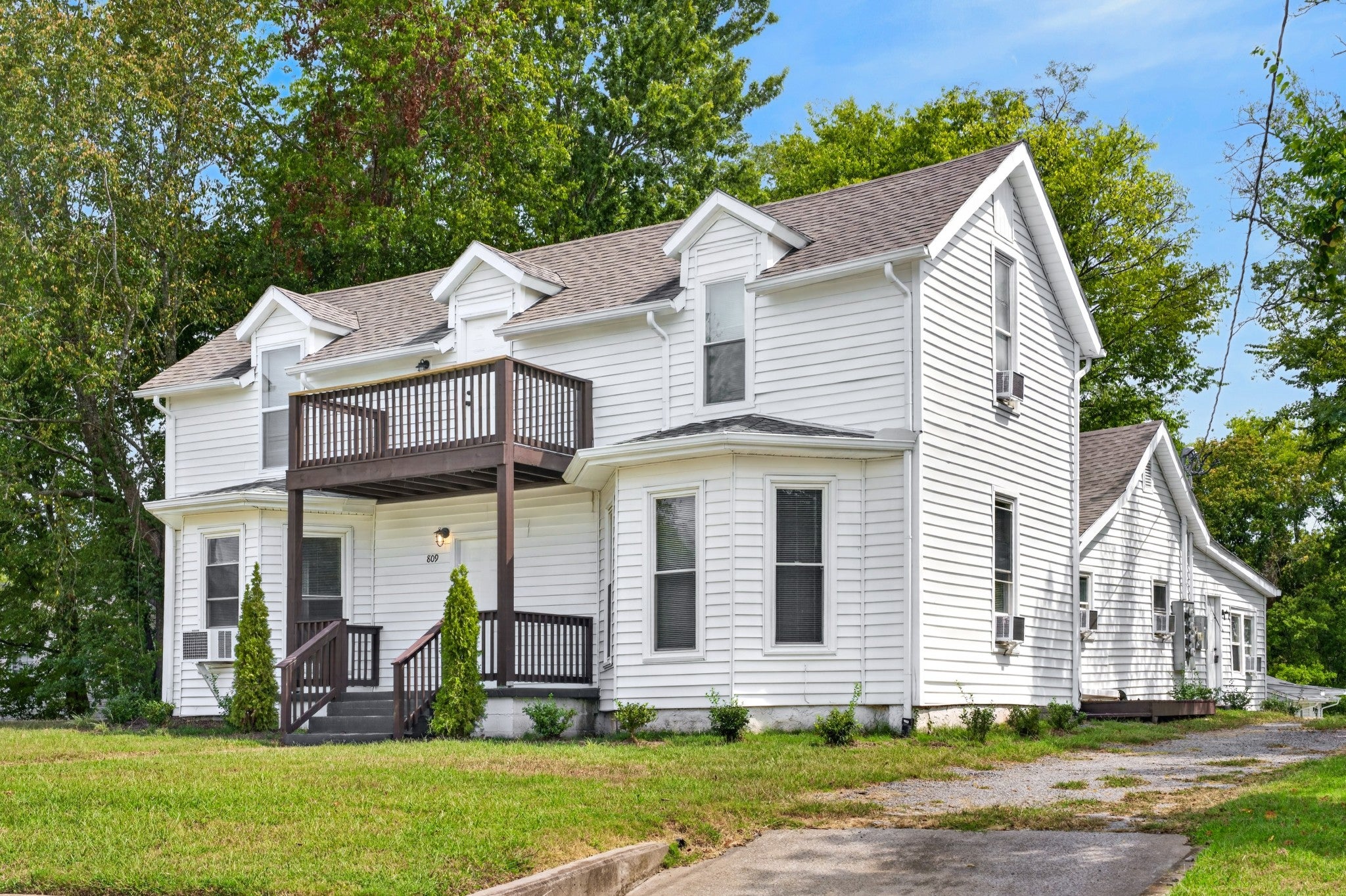 809 Forest St 2