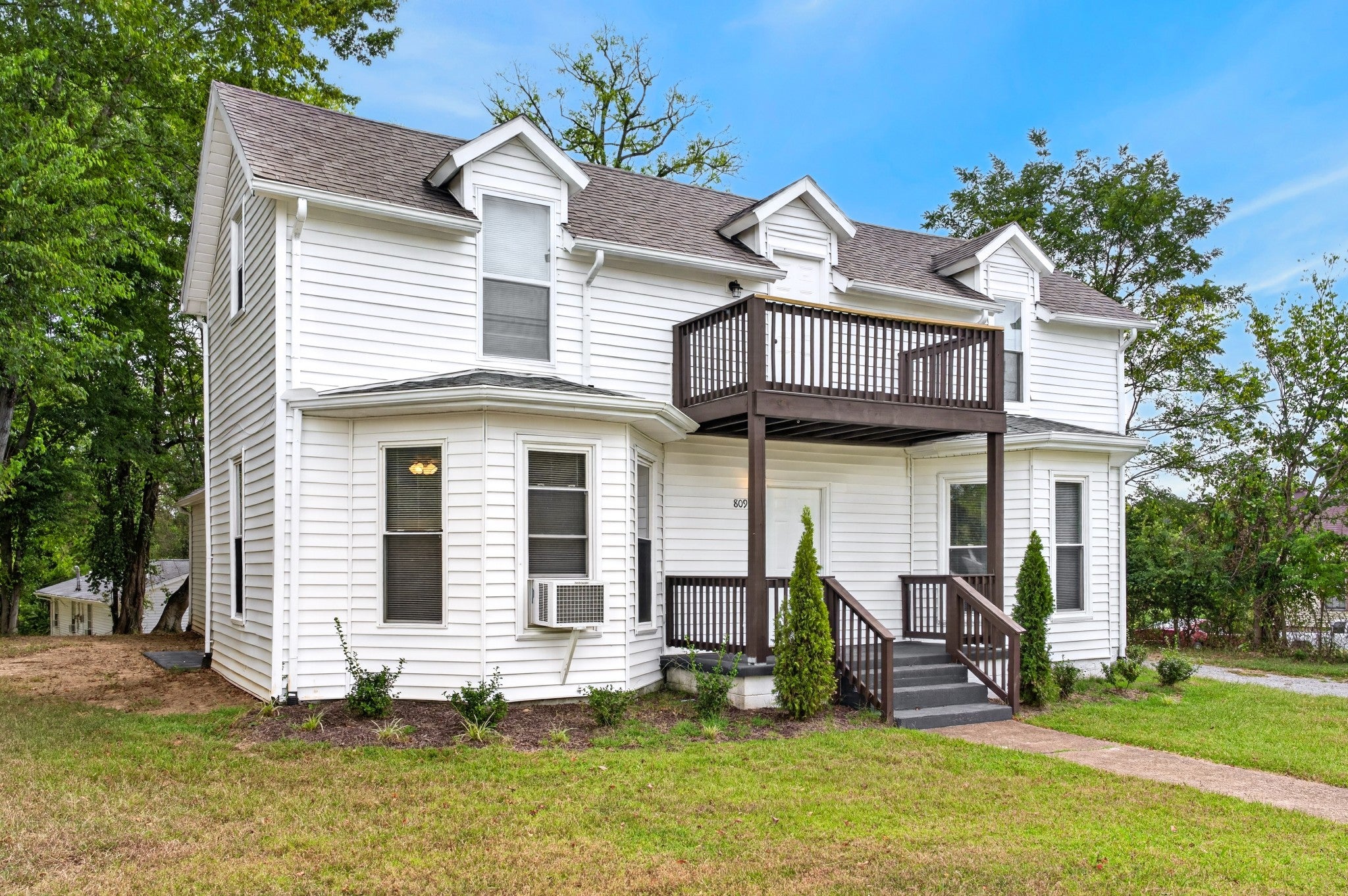 809 Forest St 2