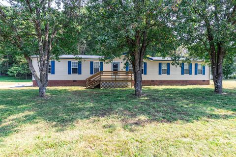 Photo of 263 Longbranch Rd, Hohenwald, TN 38462 (MLS # 2990507)