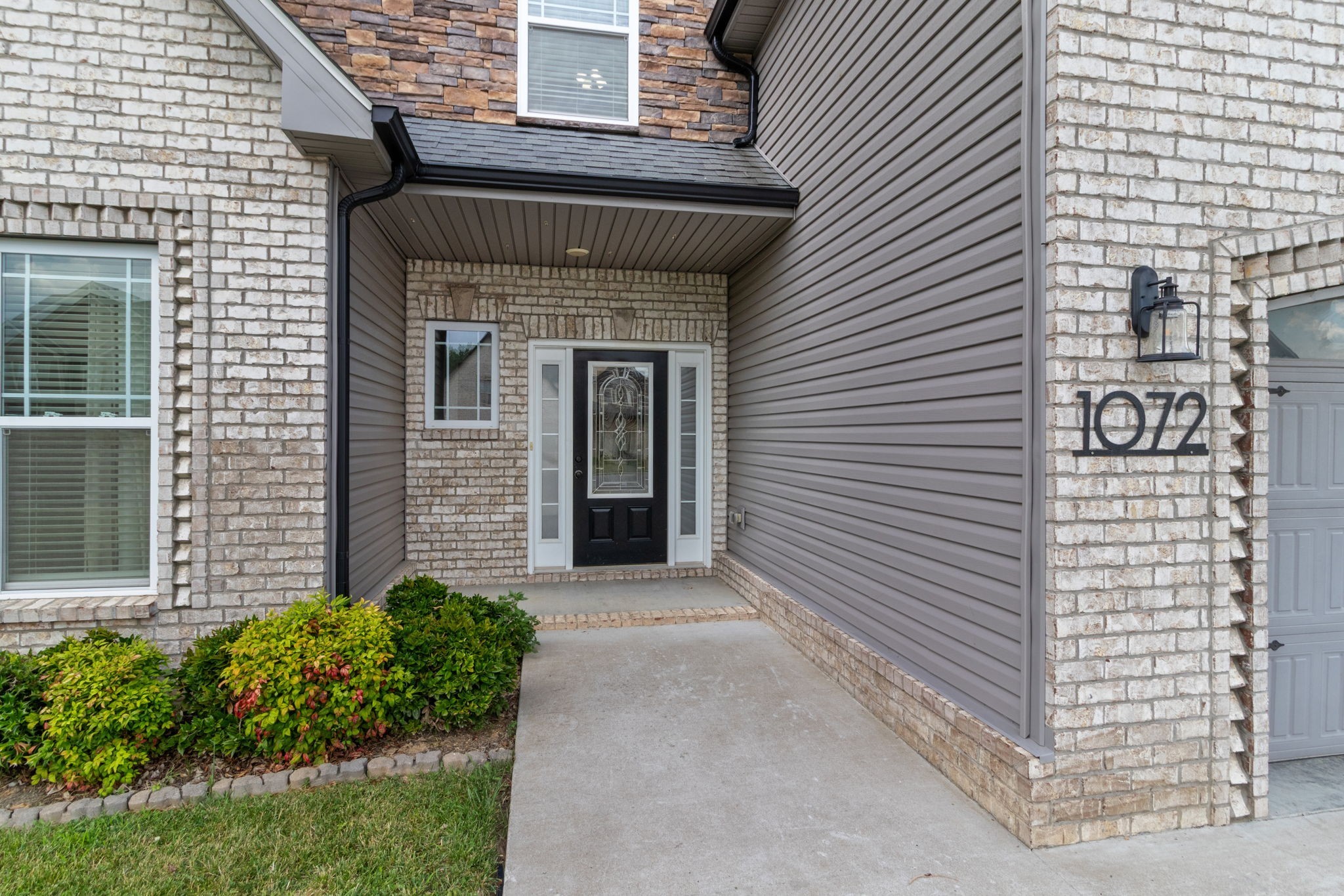 1072 Chagford Dr