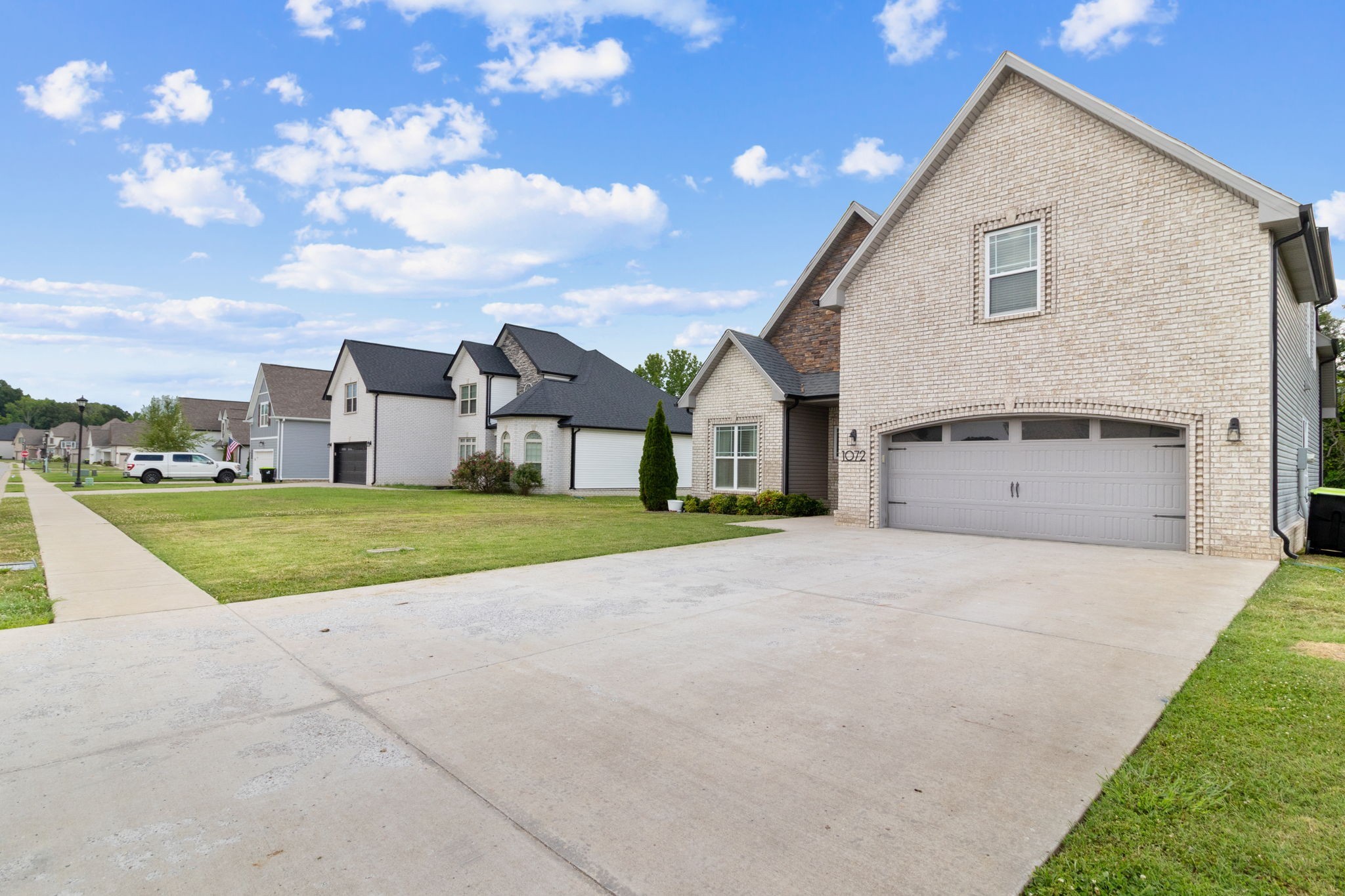 1072 Chagford Dr
