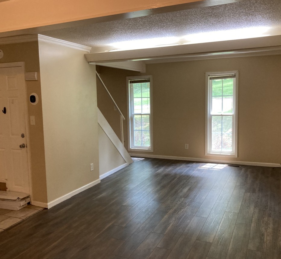 2202 Country Club Lane B