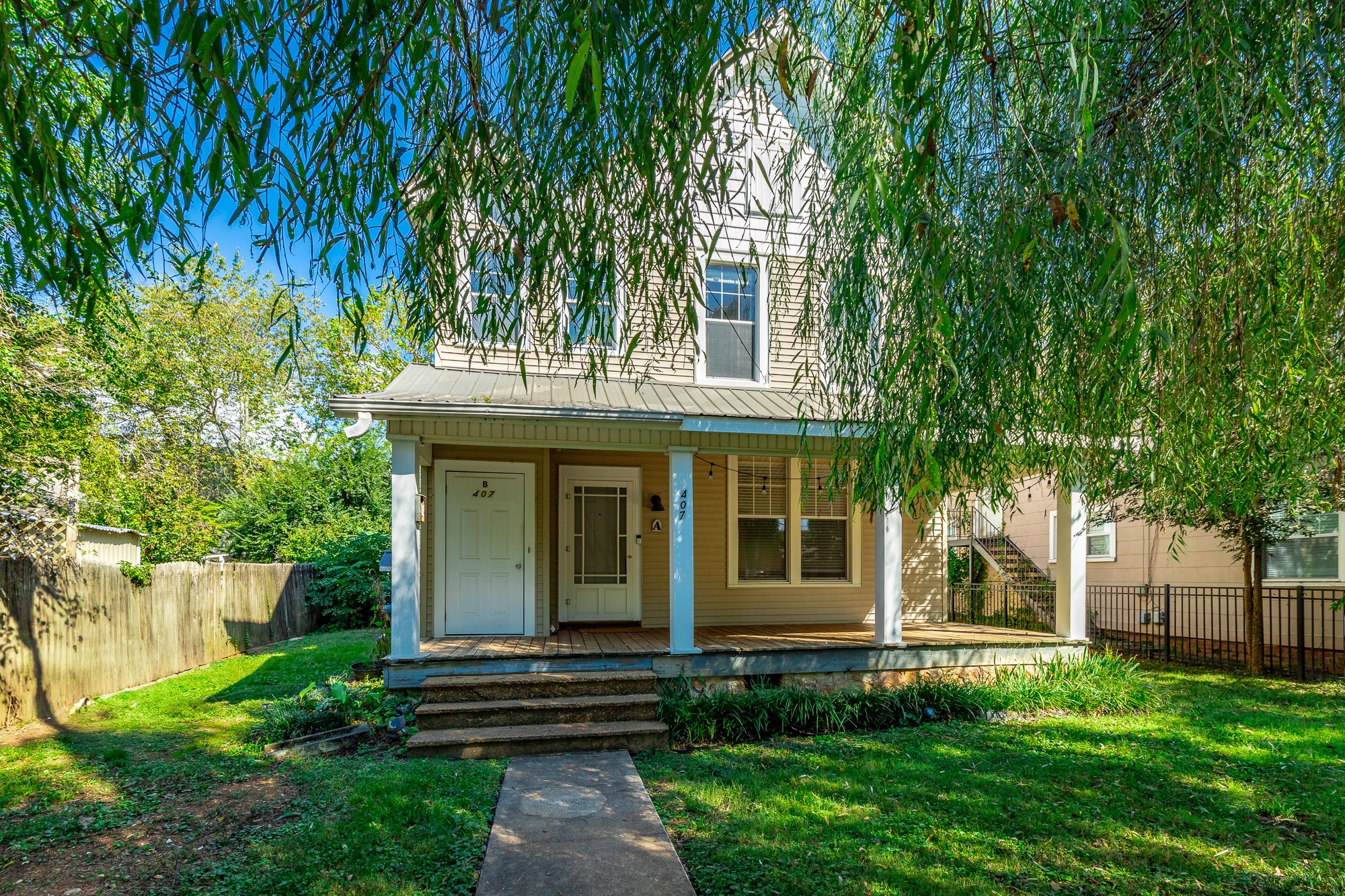 407 Colville St