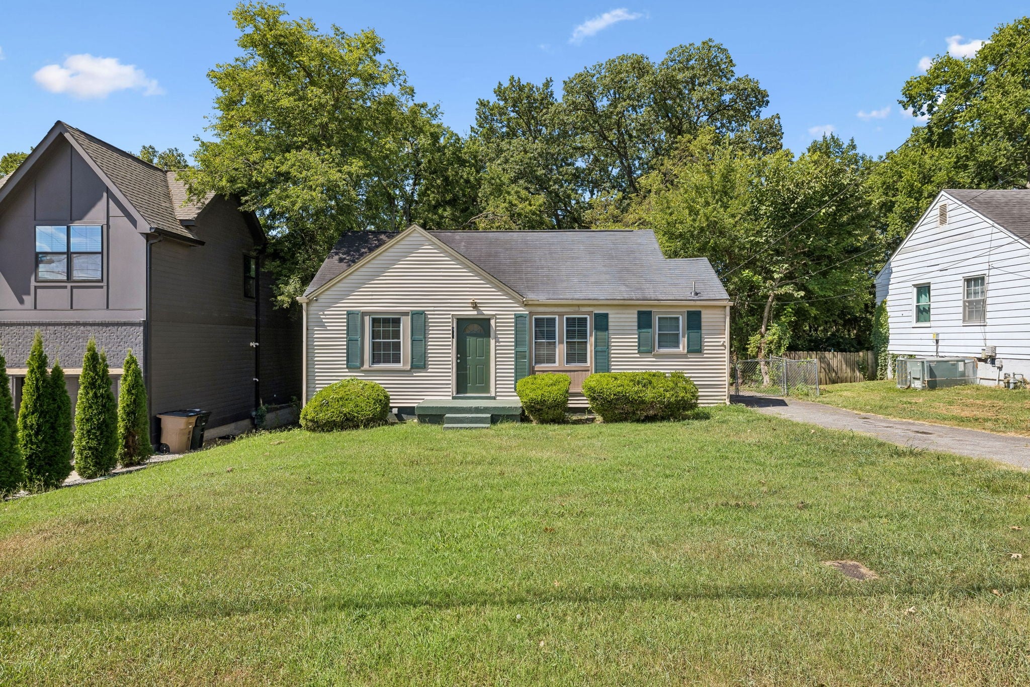 2-bed listing at 543 Croley Dr, Nashville
