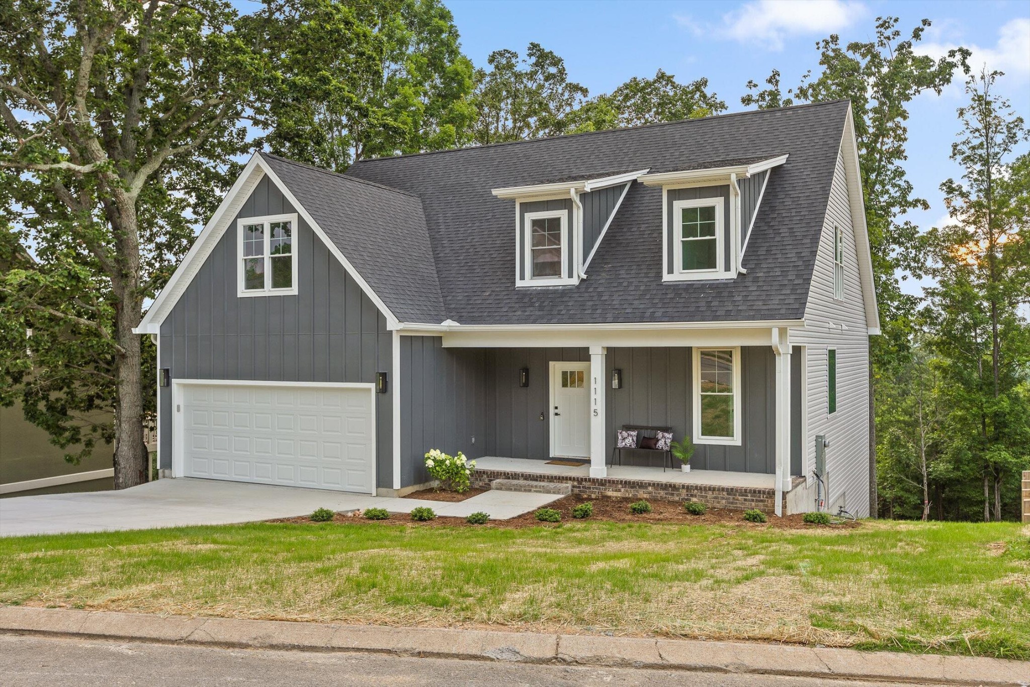 1115 Hearthstone Drive NE