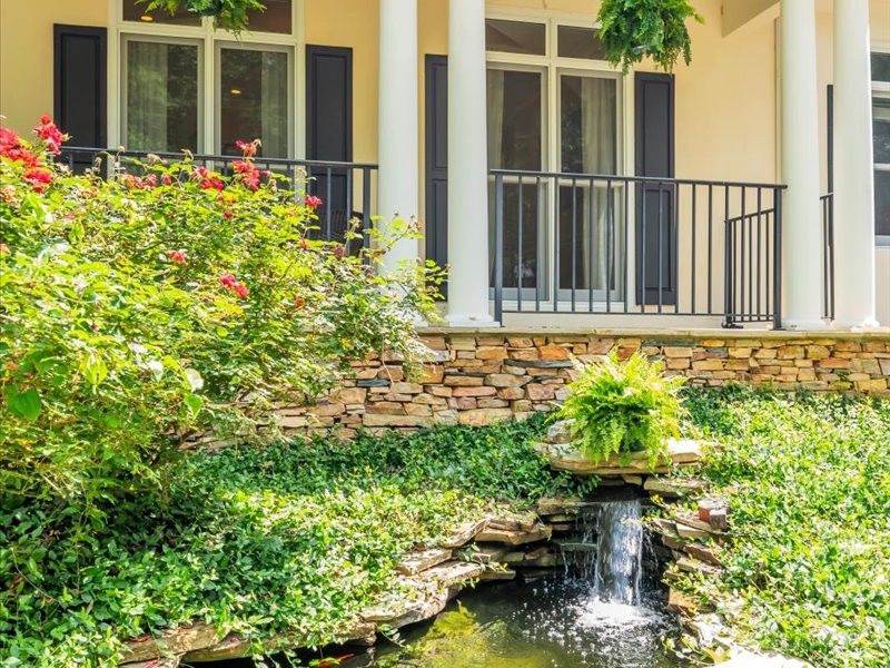 111 Arcadia Ct