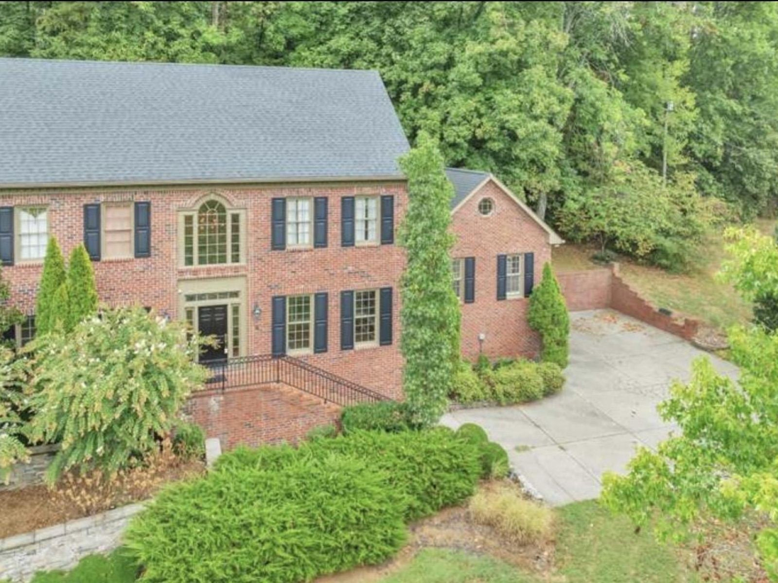 5468 Granny White Pike