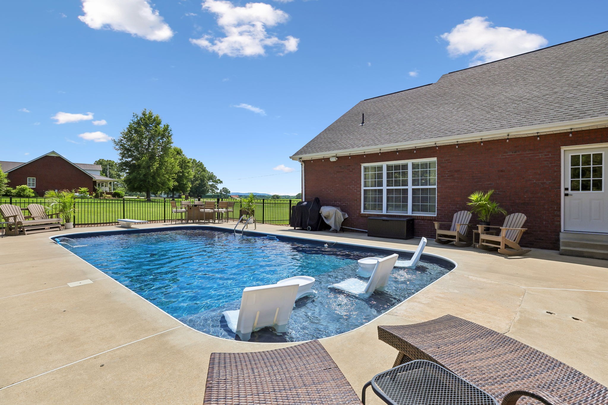 549 Lee Ln
