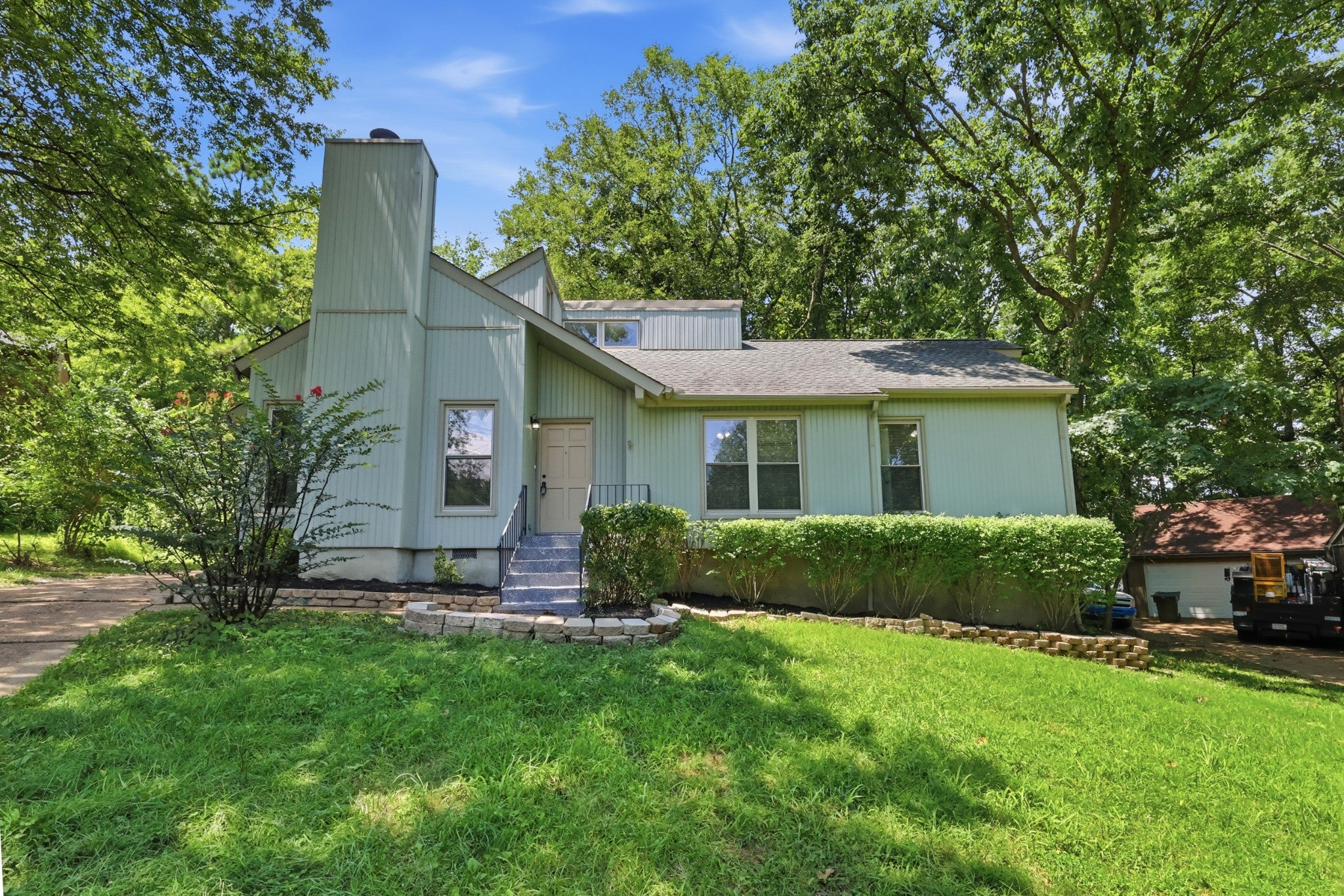 3-bed home sold in Hermitage, TN 37076, 536 New Castle Ln 536 New Castle Ln, Hermitage TN 37076 3-bed home, photo 2 of 28
