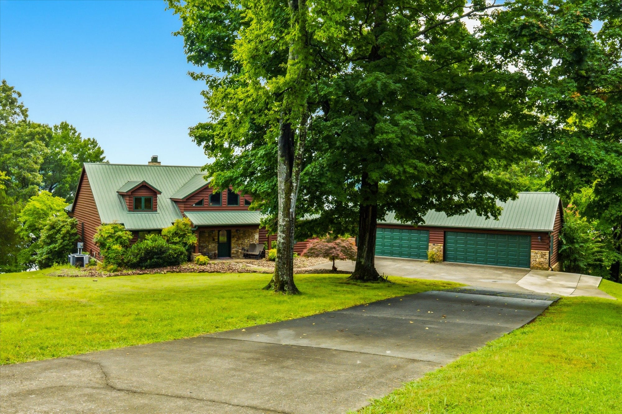 2114 Bridge View Dr