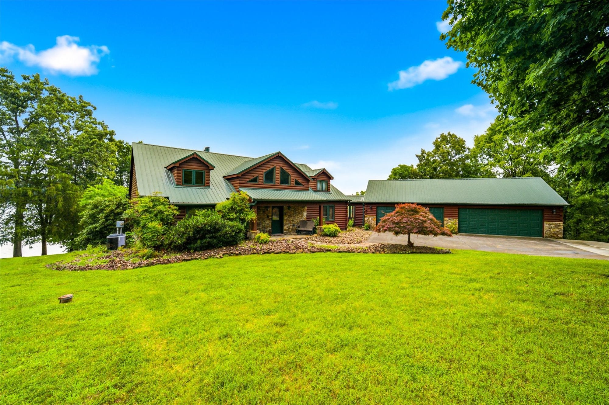 2114 Bridge View Dr