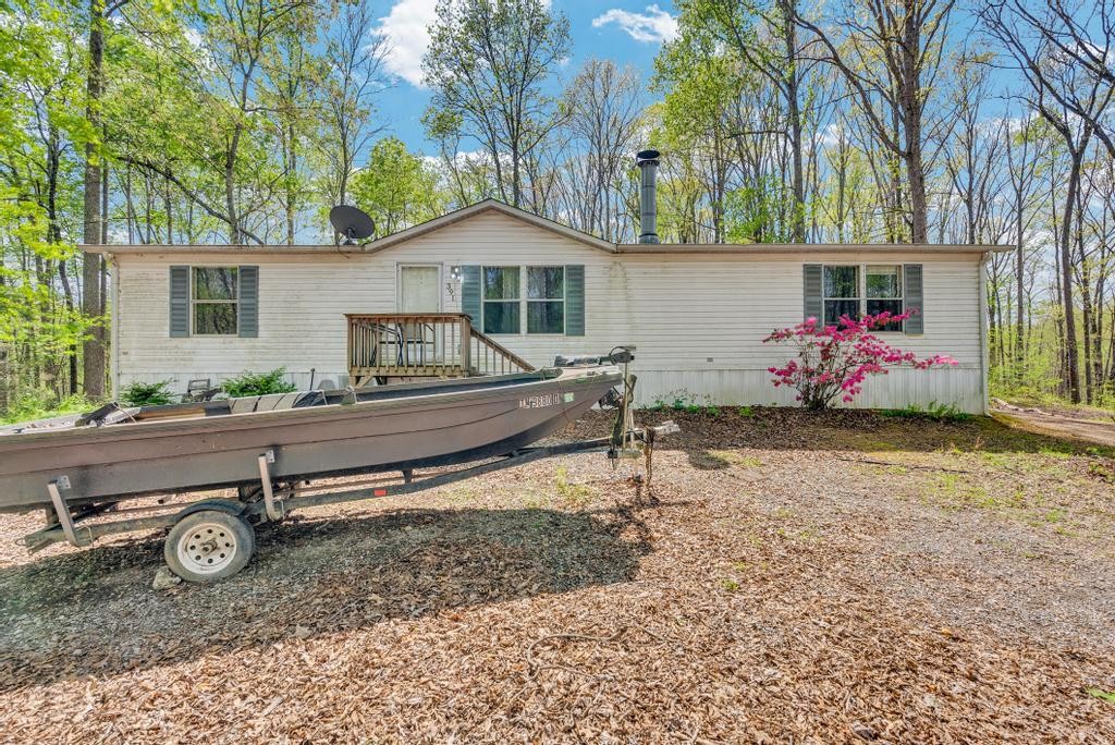391 Manor Rd