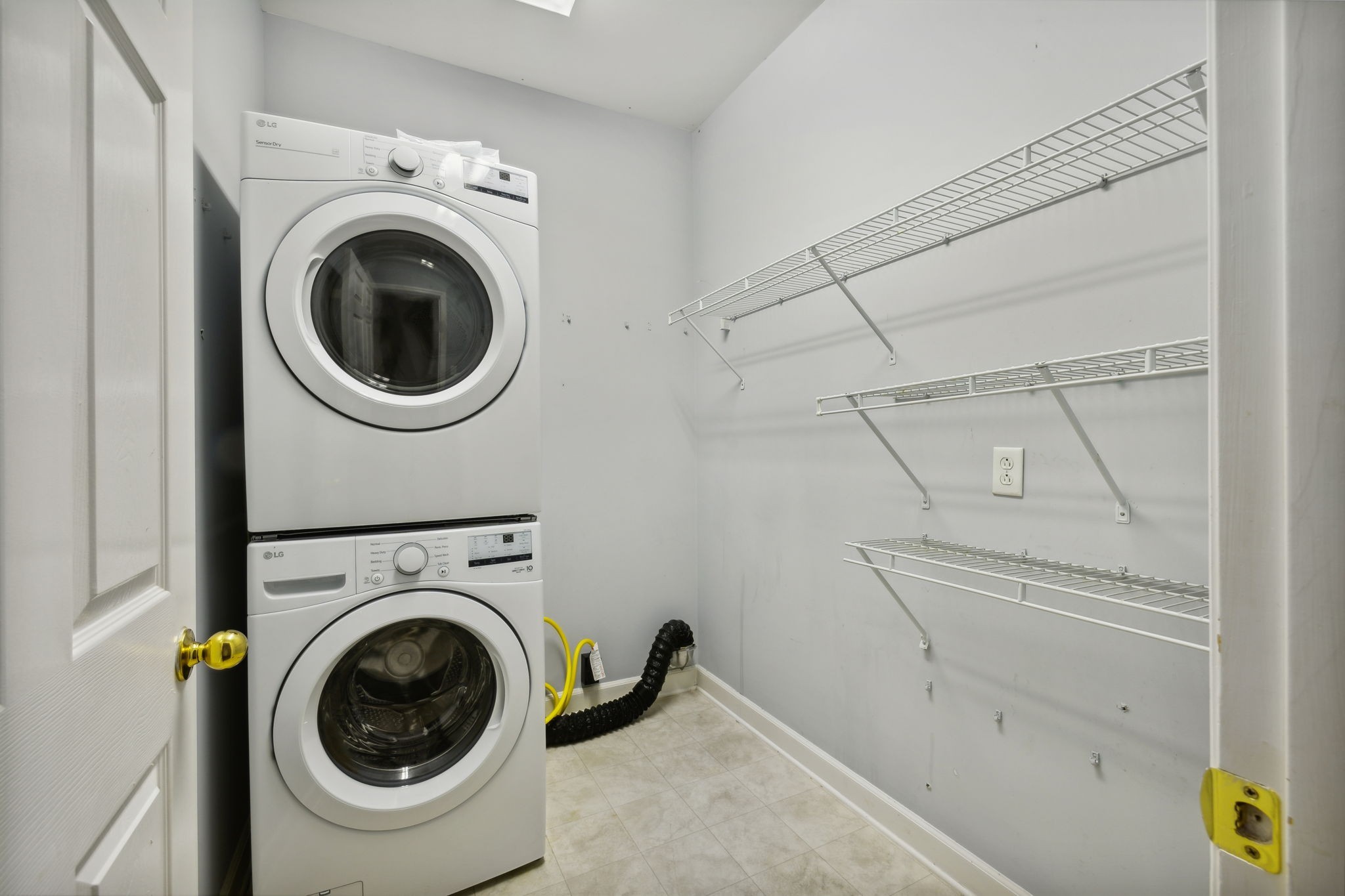 Brentwood, Tennessee 37027, United States, 5 Bedrooms Bedrooms, ,3 BathroomsBathrooms,Residential,Active,104649