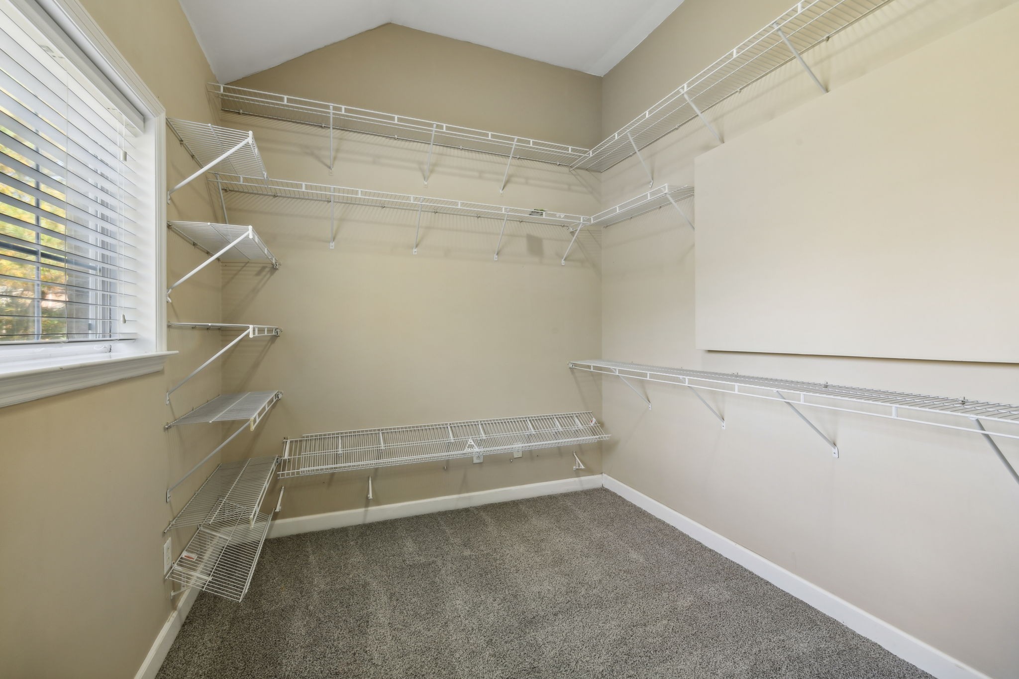 Brentwood, Tennessee 37027, United States, 5 Bedrooms Bedrooms, ,3 BathroomsBathrooms,Residential,Active,104649