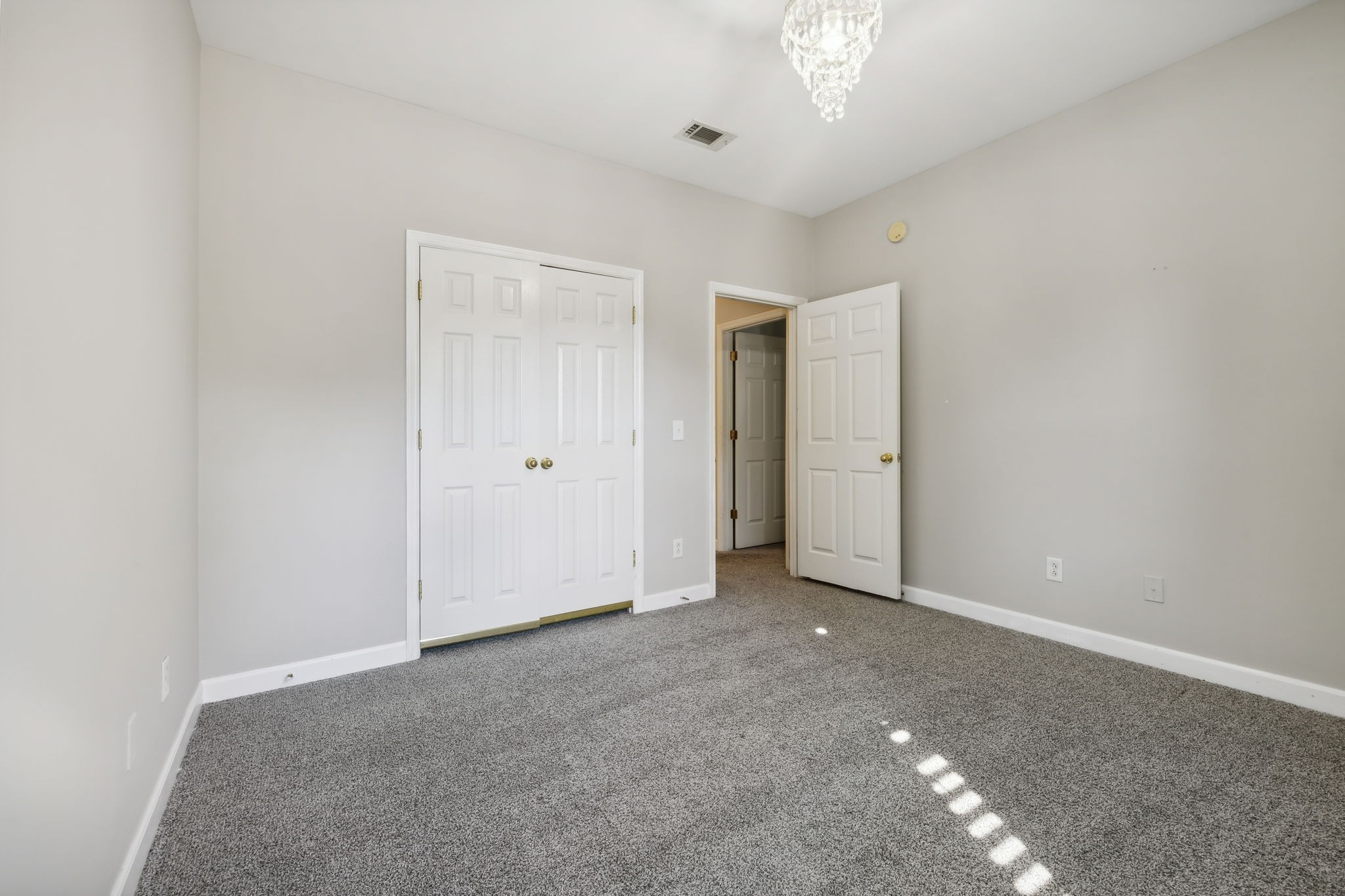 Brentwood, Tennessee 37027, United States, 5 Bedrooms Bedrooms, ,3 BathroomsBathrooms,Residential,Active,104649