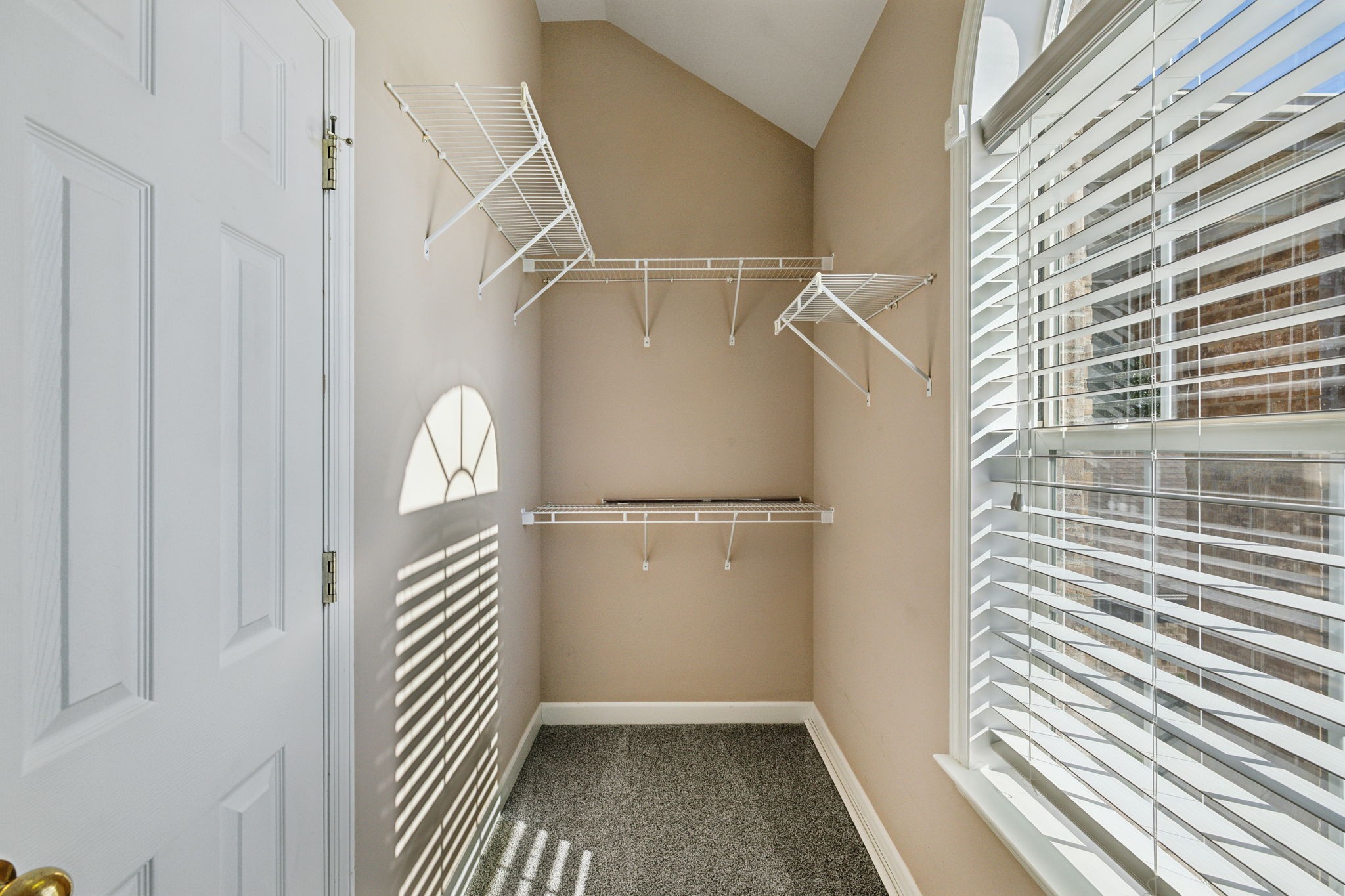 Brentwood, Tennessee 37027, United States, 5 Bedrooms Bedrooms, ,3 BathroomsBathrooms,Residential,Active,104649