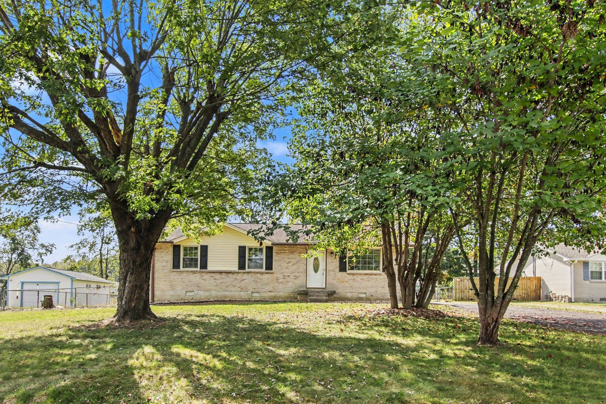 211 Hobbs Dr