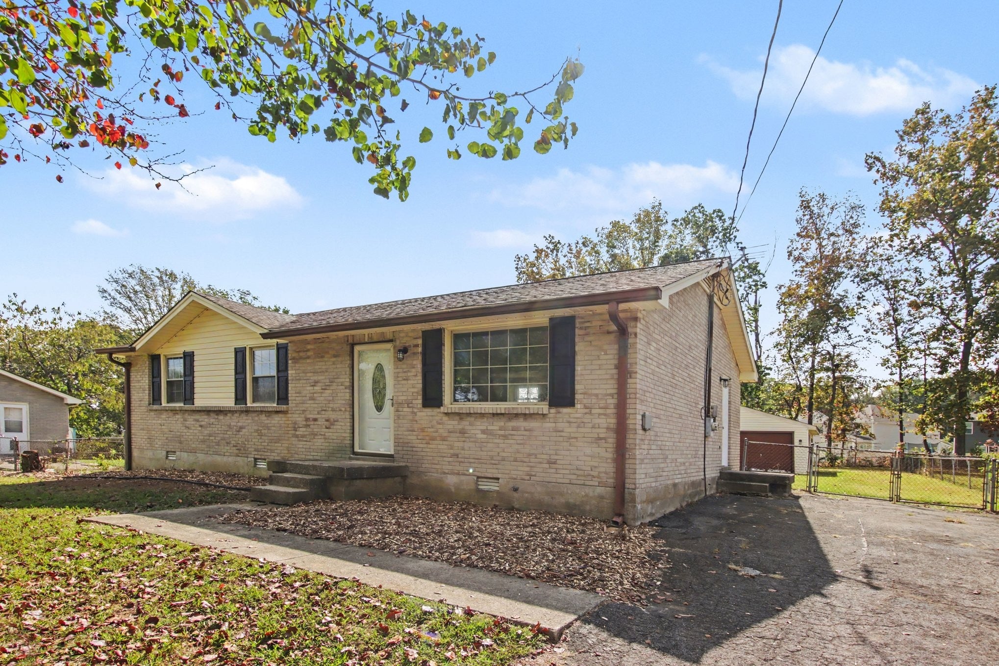 211 Hobbs Dr