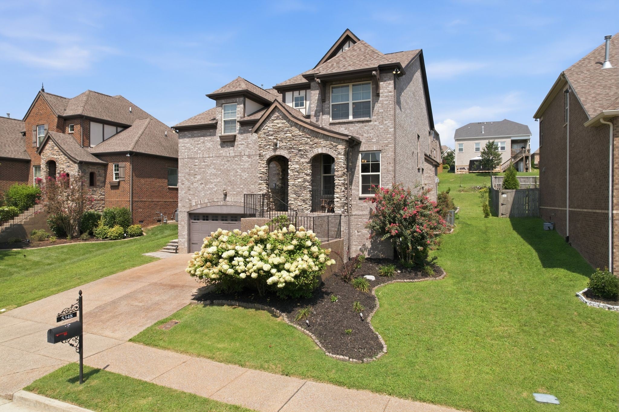 5348 Highland Place Way, Hermitage TN 37076 3-bed home, photo 2 of 47