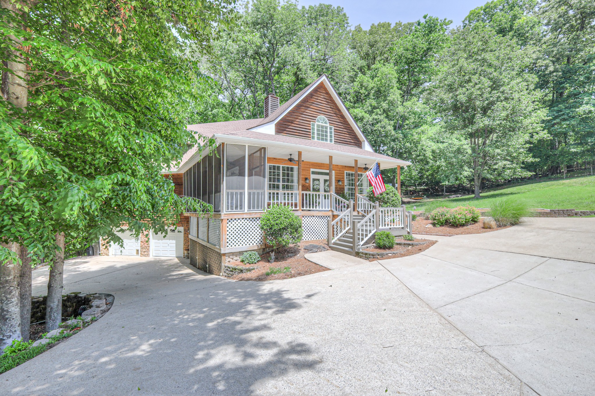 114 Moonlight Dr