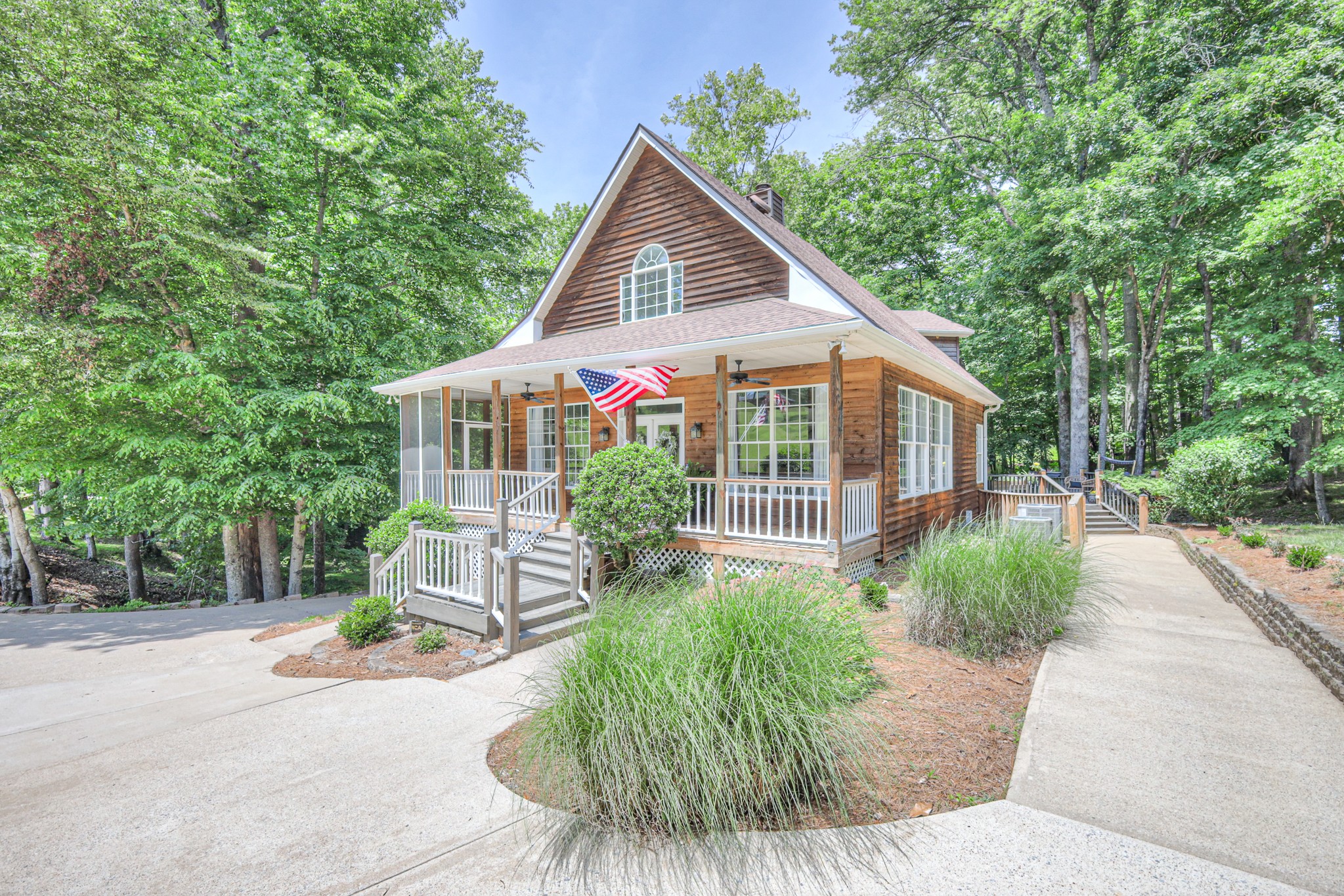 114 Moonlight Dr
