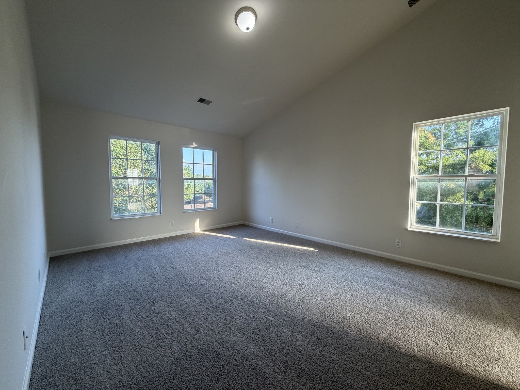 3009 Melbourne Ct E