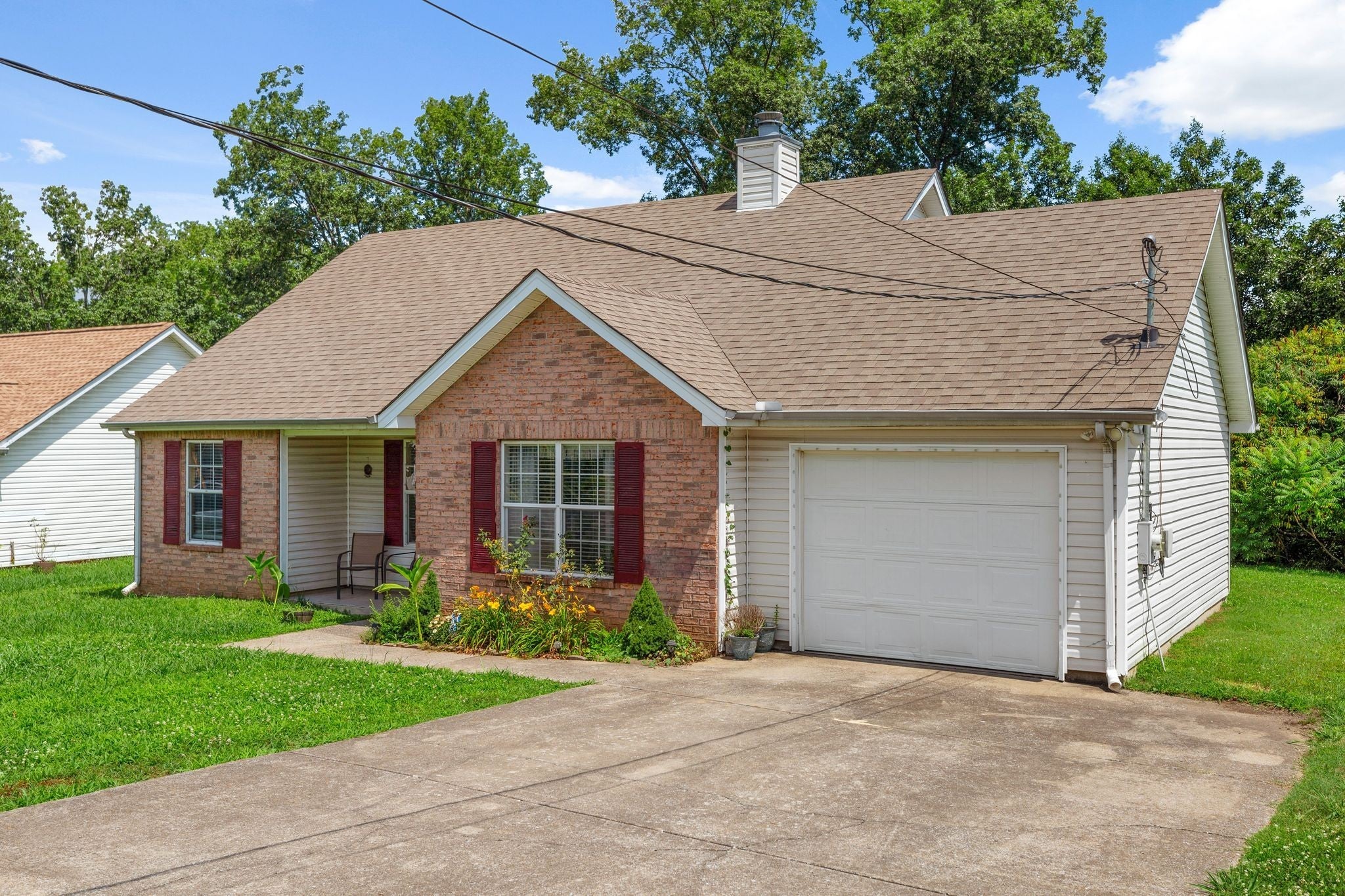 1302 Lyndsey Ridge Dr