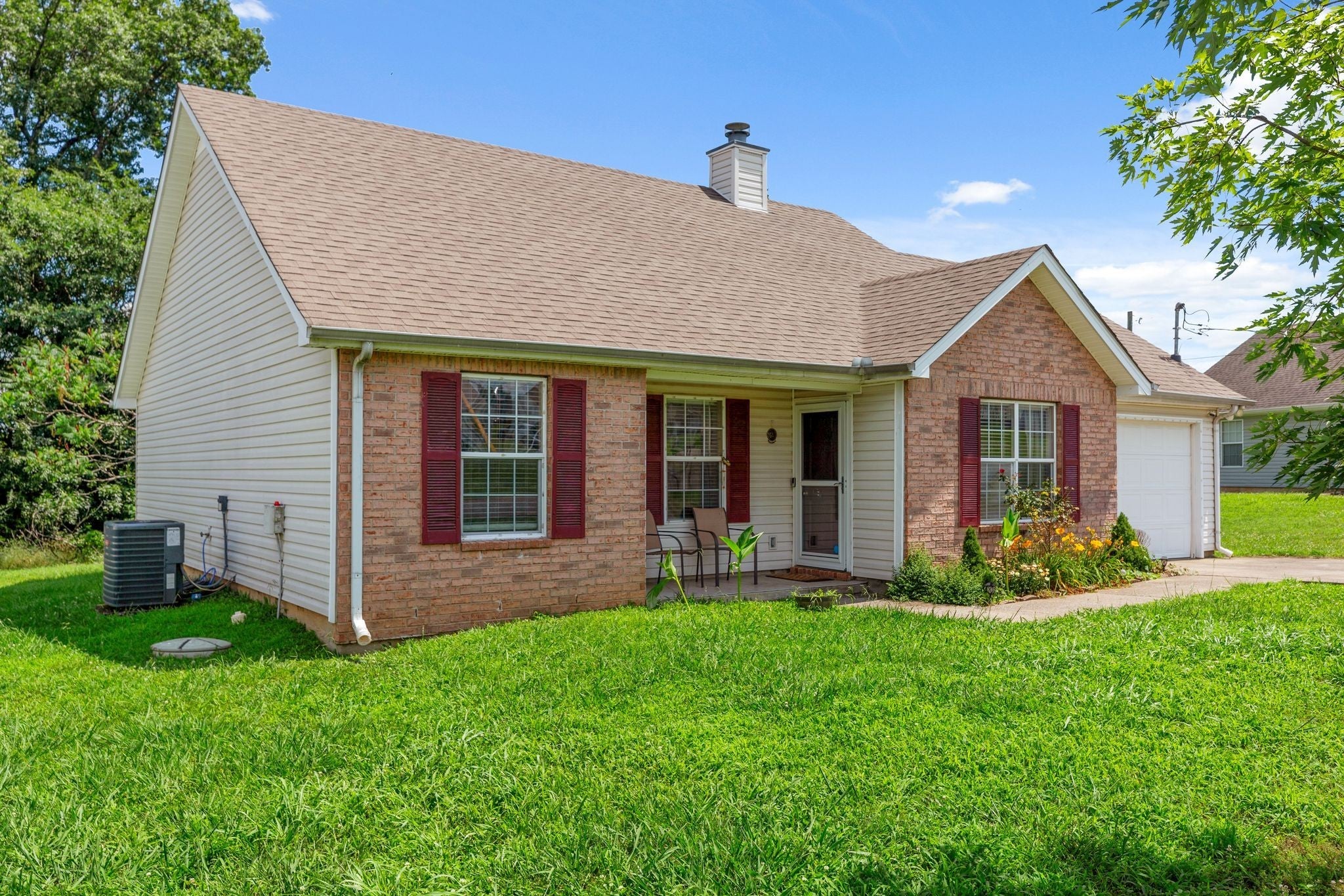 1302 Lyndsey Ridge Dr