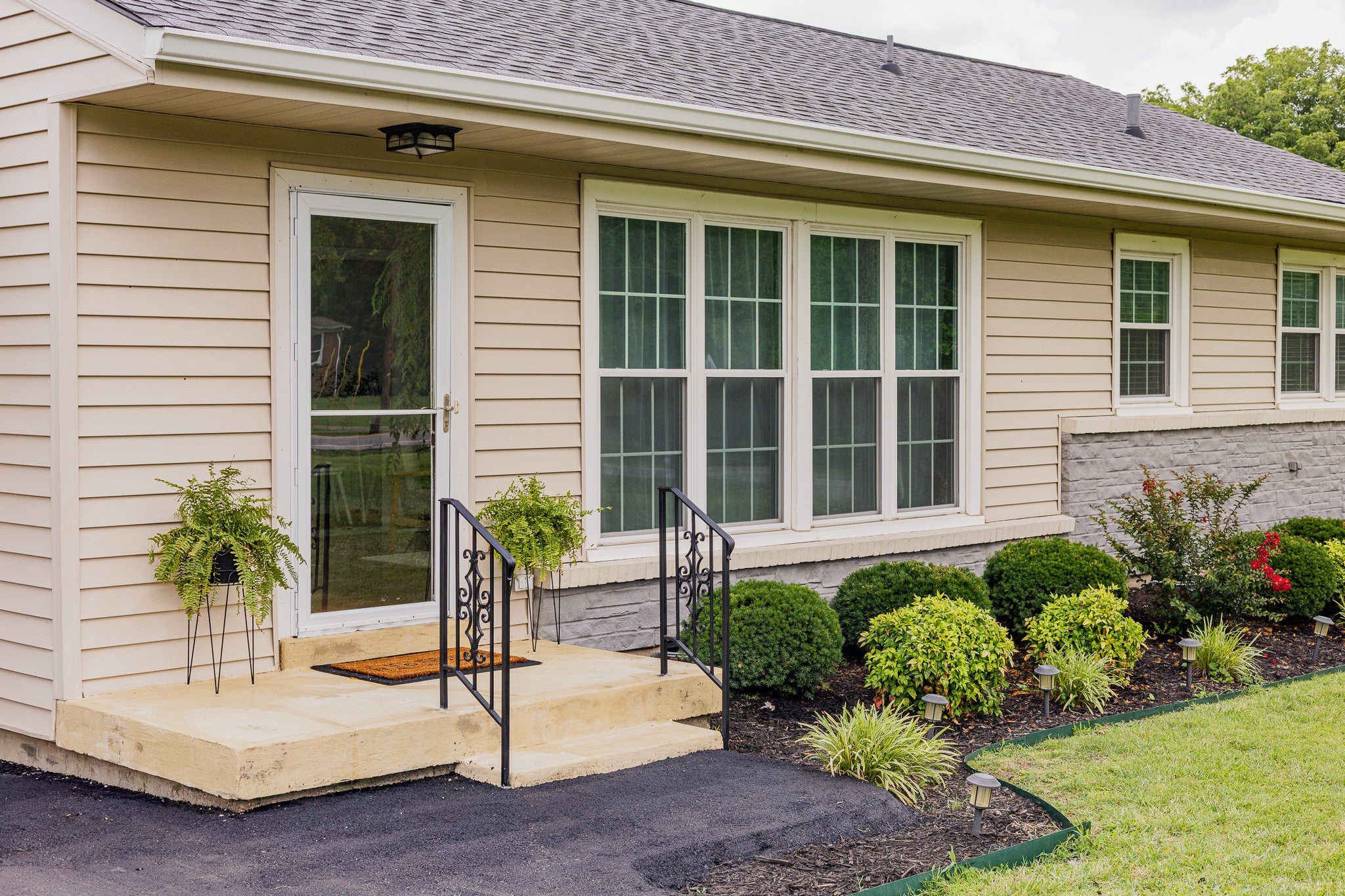 3-bed home sold in Nashville, TN 37216, 4428 Saunders Ave 4428 Saunders Ave, Nashville TN 37216 3-bed home, photo 2 of 30