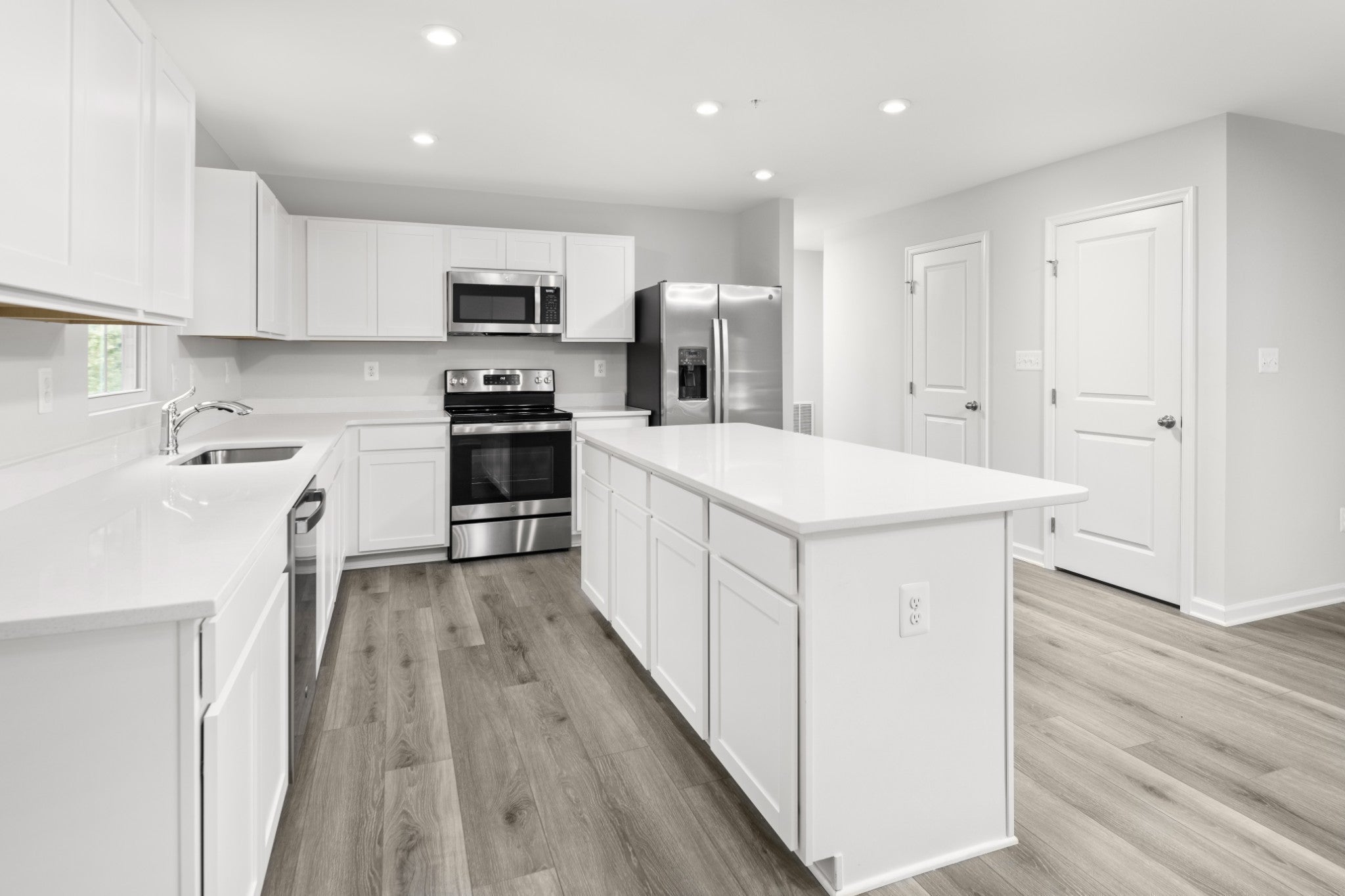 4313 ROYAL ROSE DRIVE