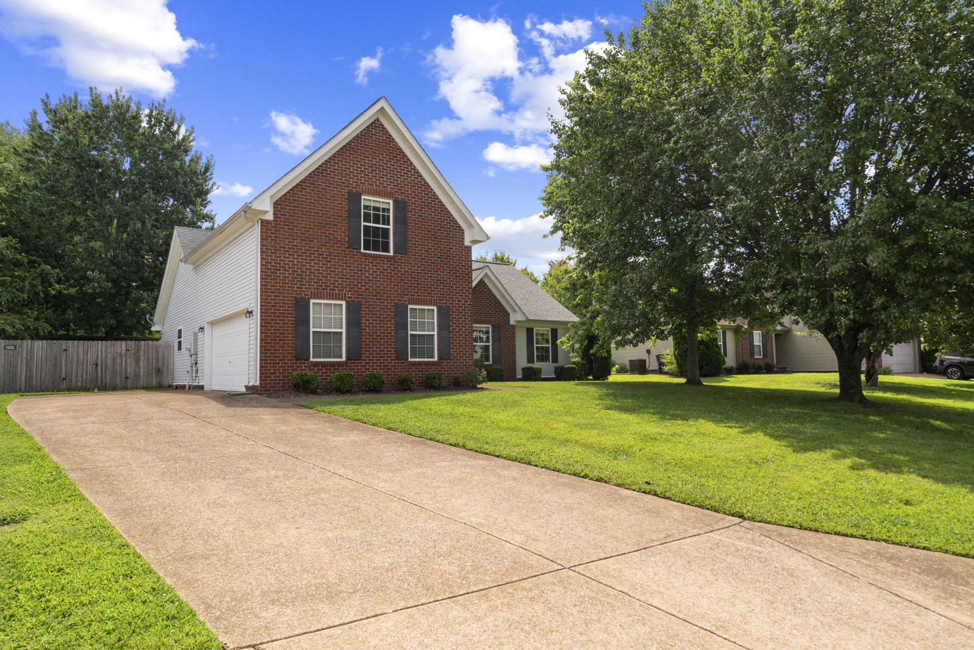 1918 Lawndale Dr