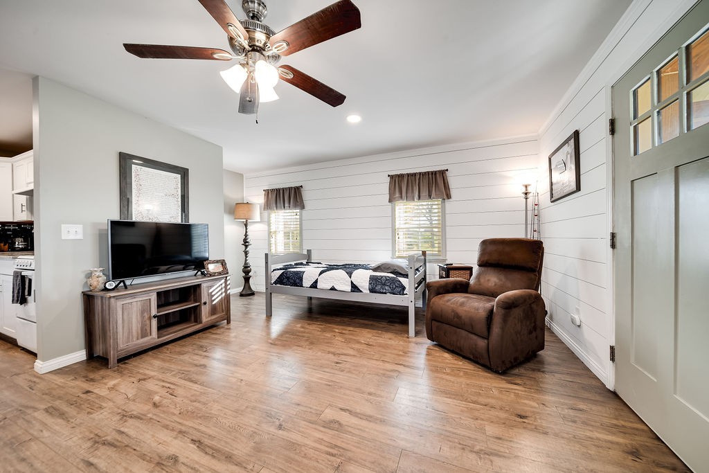 308 Collier Ln